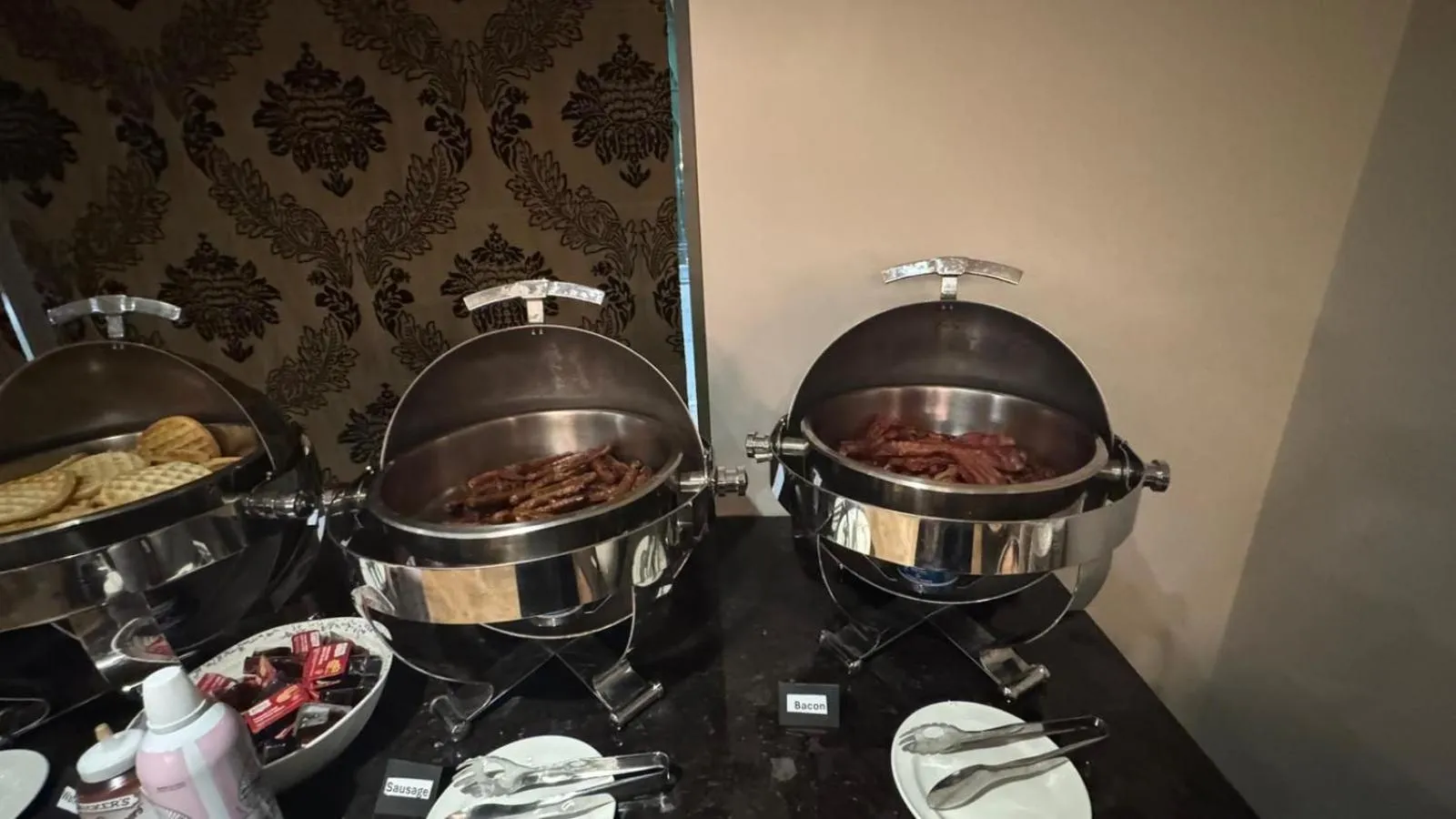 Breakfast in Cambridge Suites Toronto