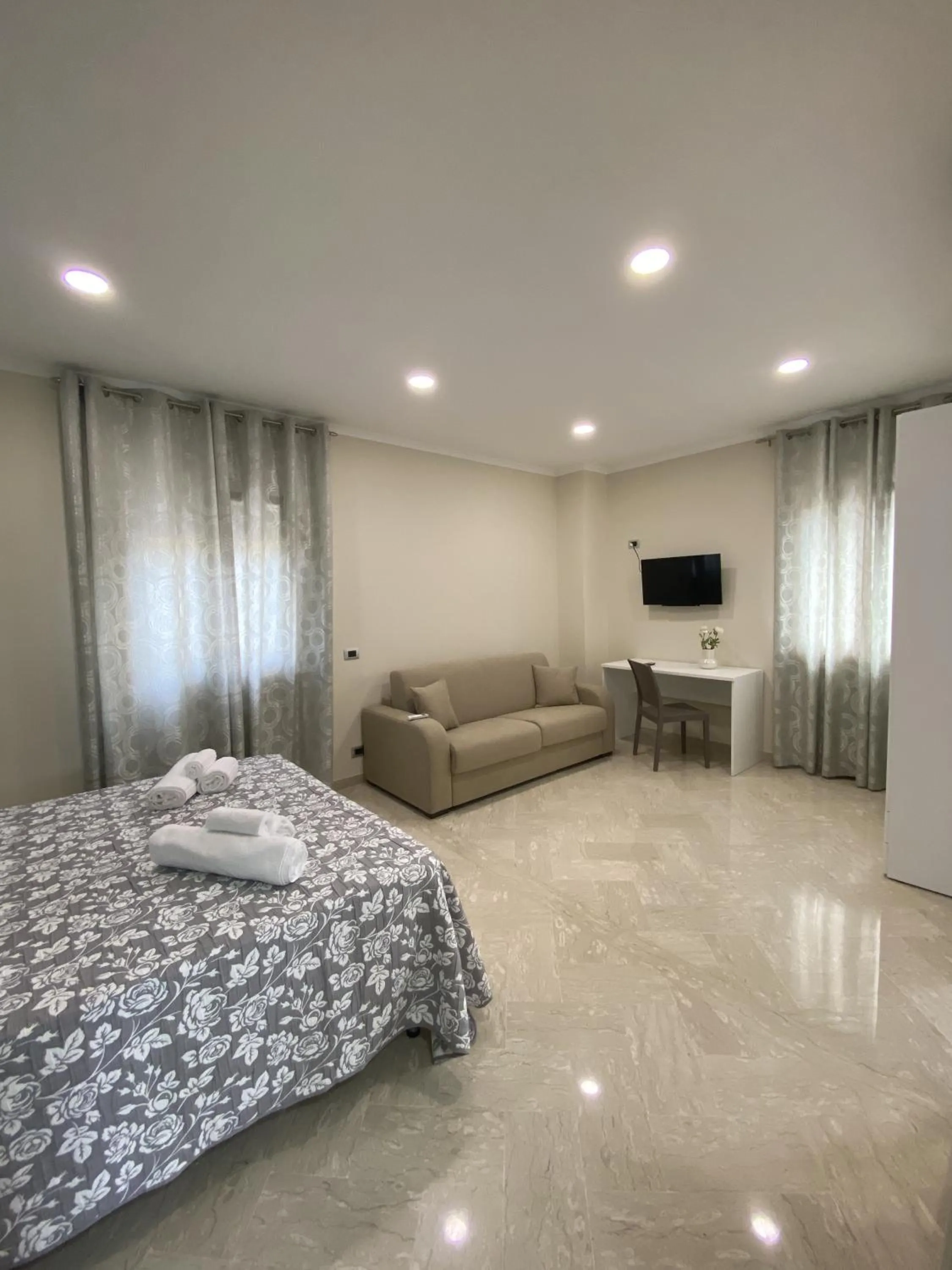 Photo of the whole room, Bed in Villa Enza B&B