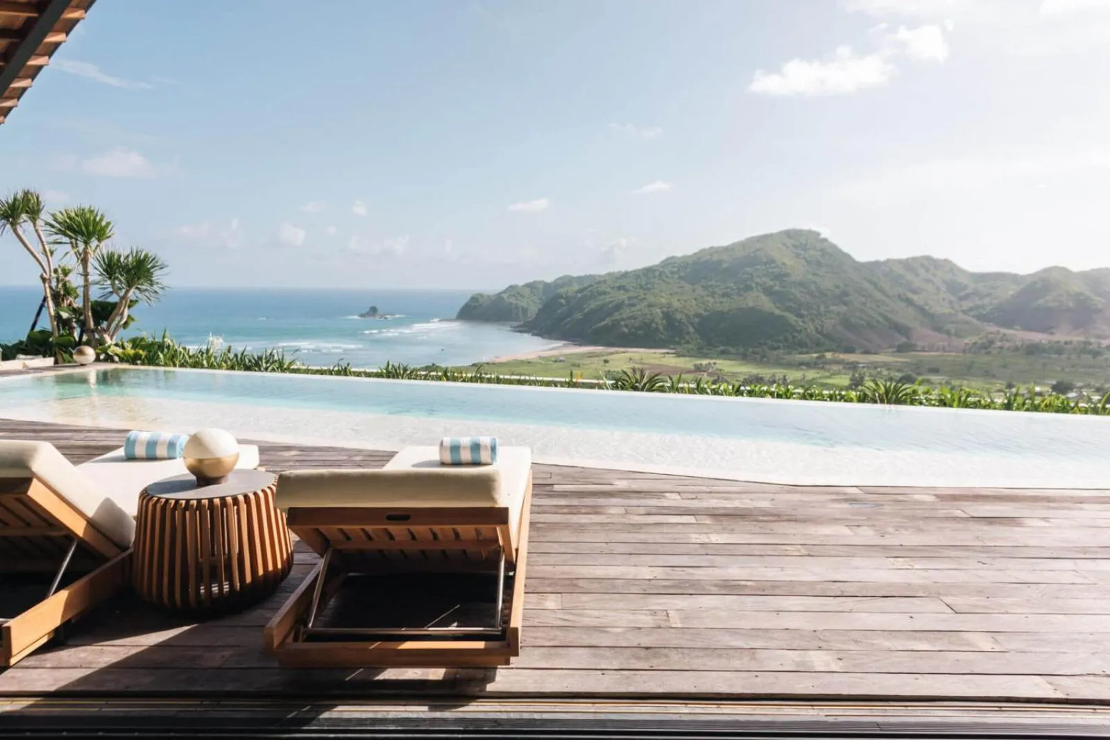 Swimming pool in Tampah Hills