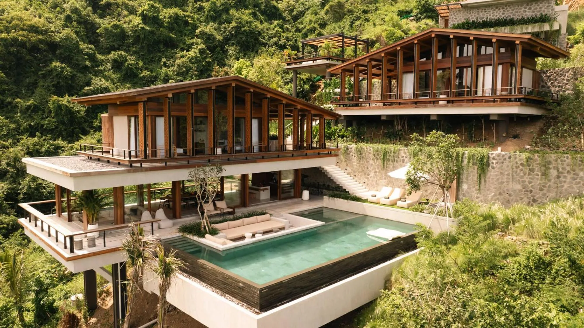 Property building in Tampah Hills