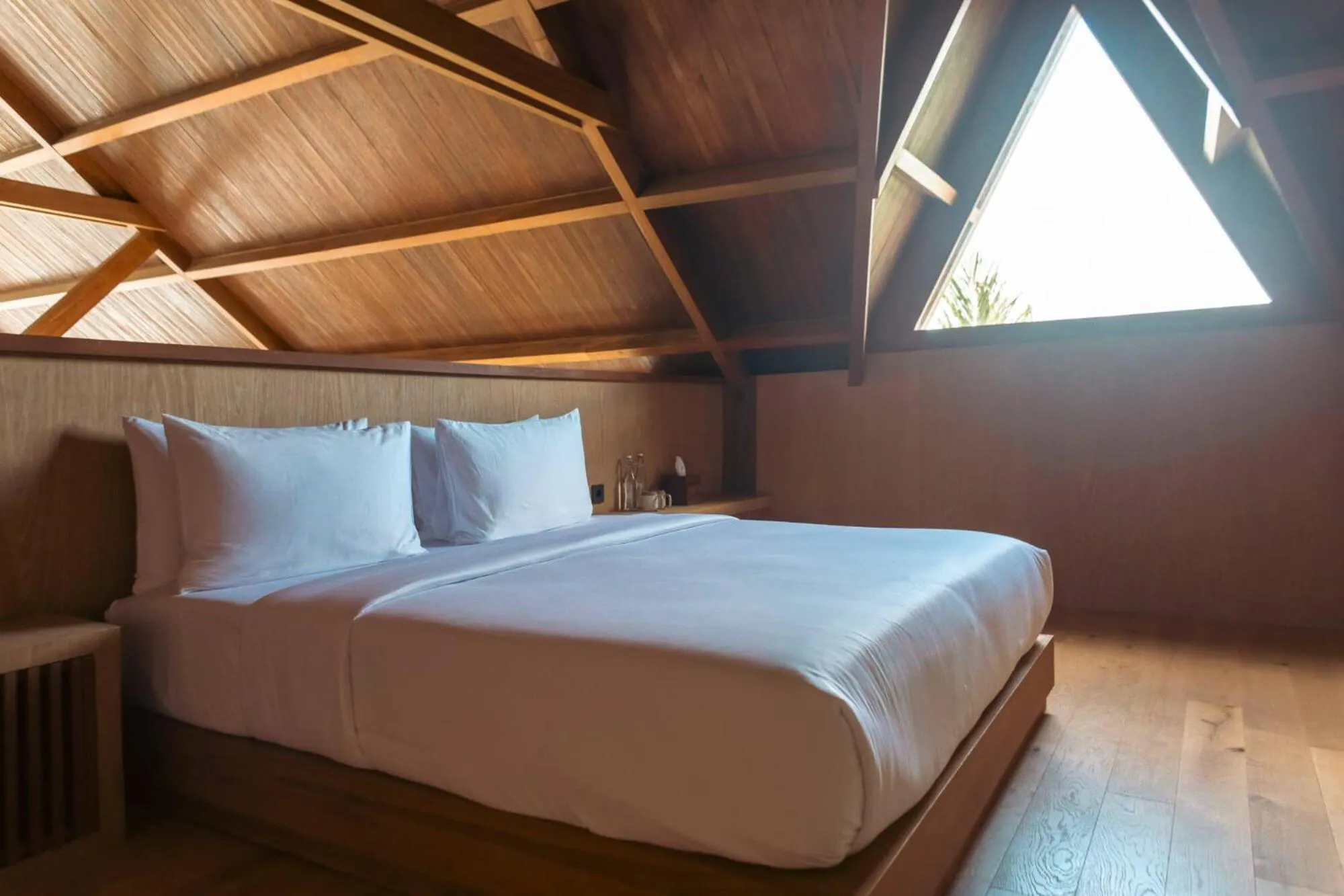 Bedroom, Bed in Tampah Hills