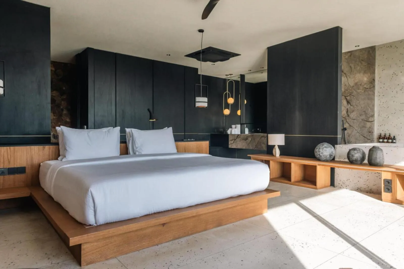 Bedroom, Bed in Tampah Hills