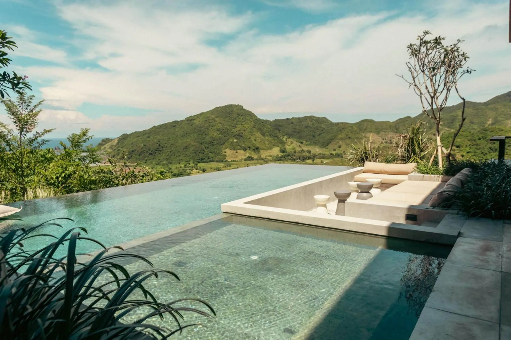 Swimming pool in Tampah Hills