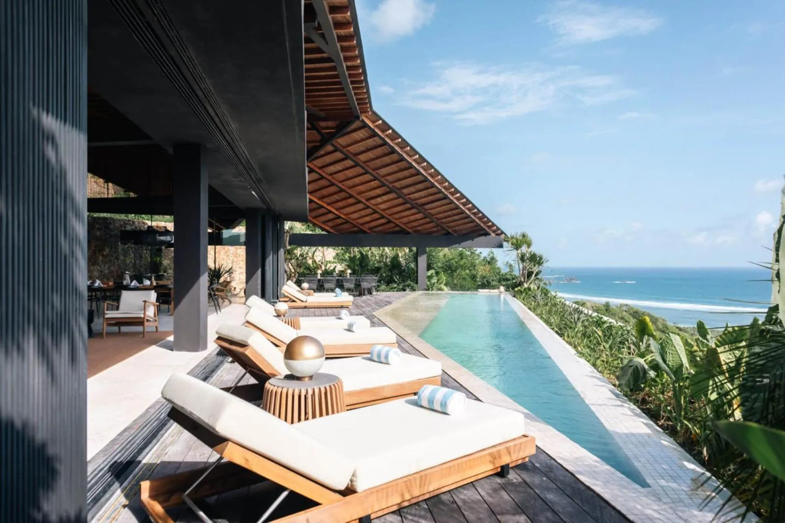 Swimming pool in Tampah Hills