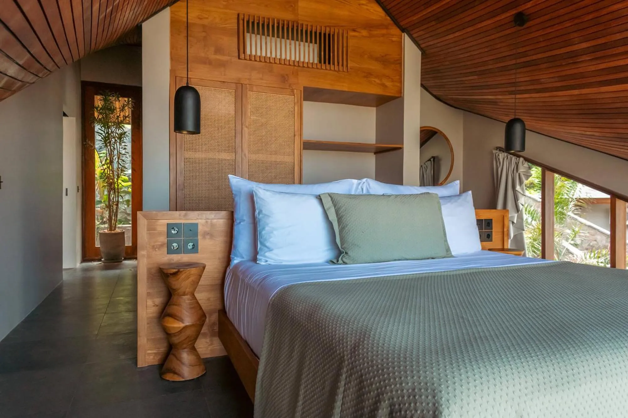 Bedroom, Bed in Tampah Hills