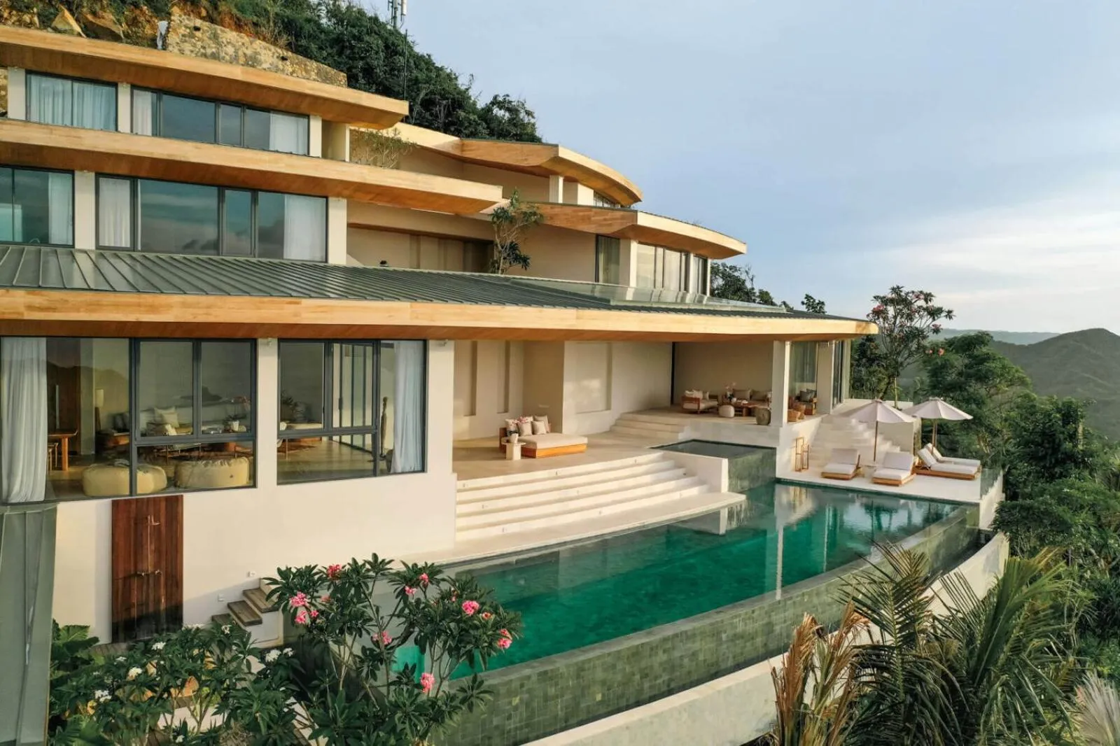 Property building in Tampah Hills