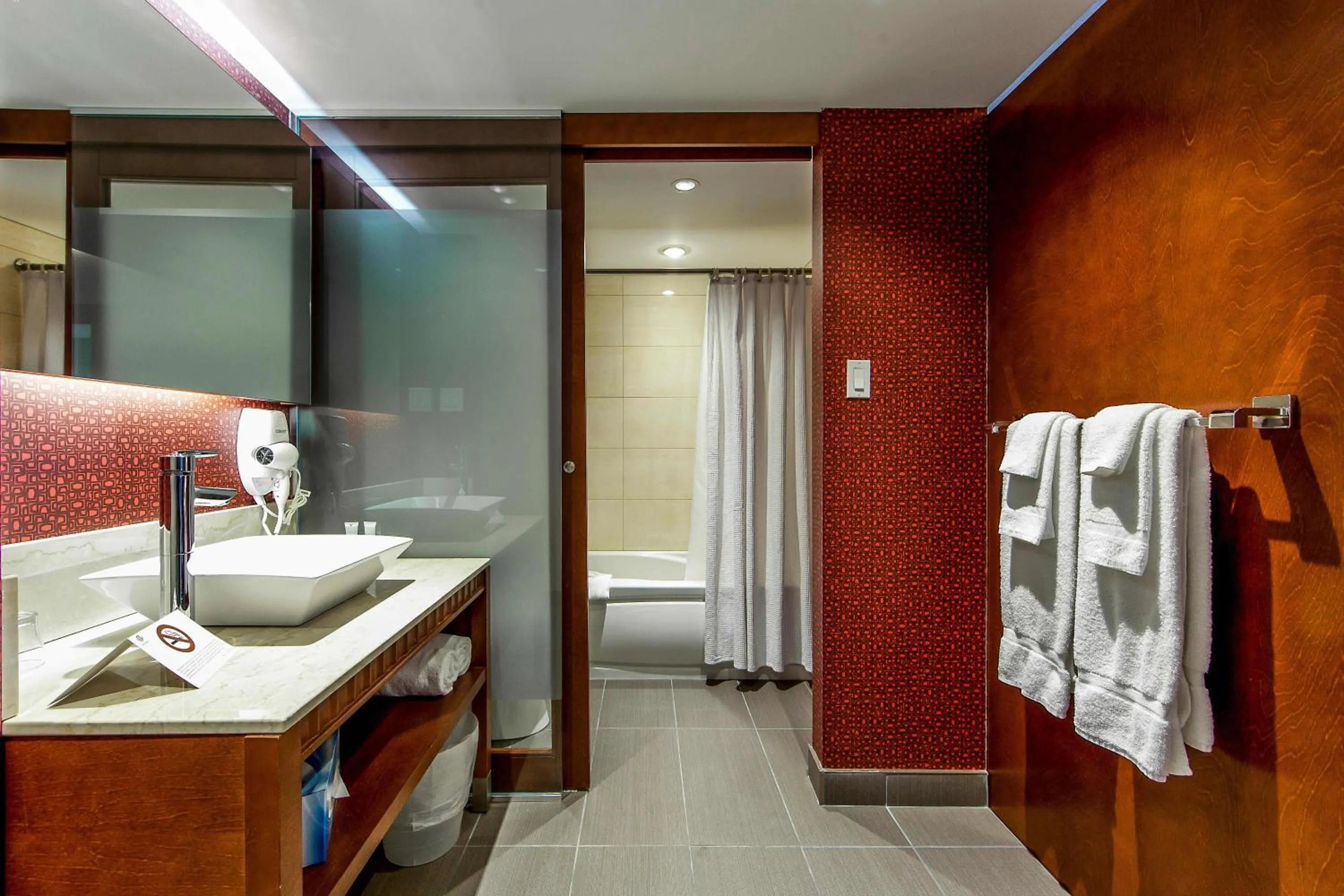 Bathroom in Hotel Universel Montréal