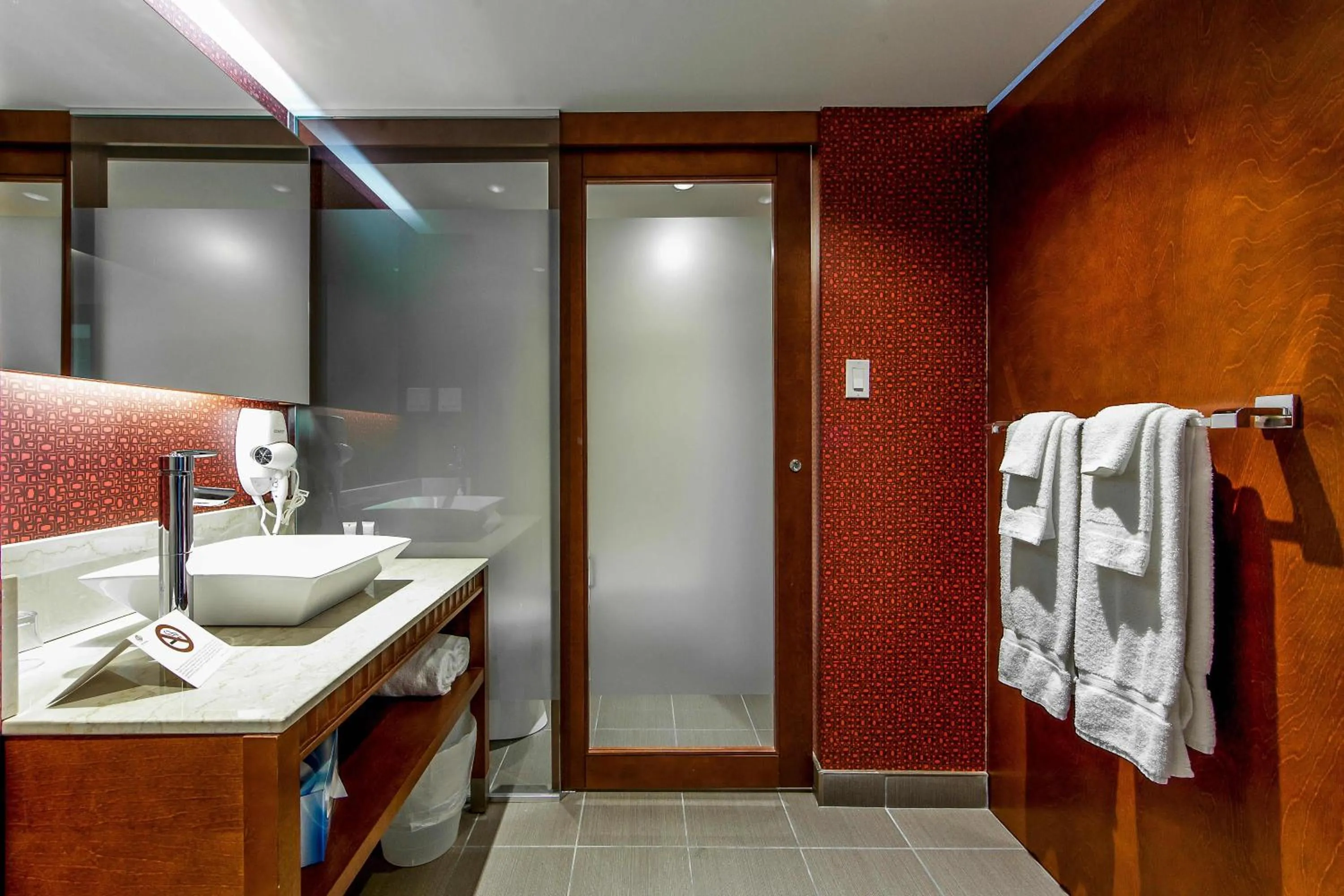 Bathroom in Hotel Universel Montréal