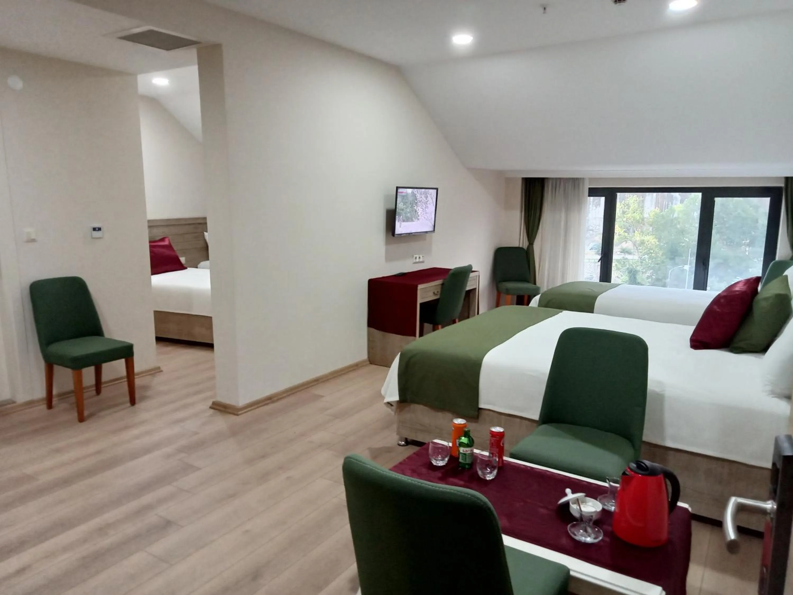 Family, Bed in KURT OTEL