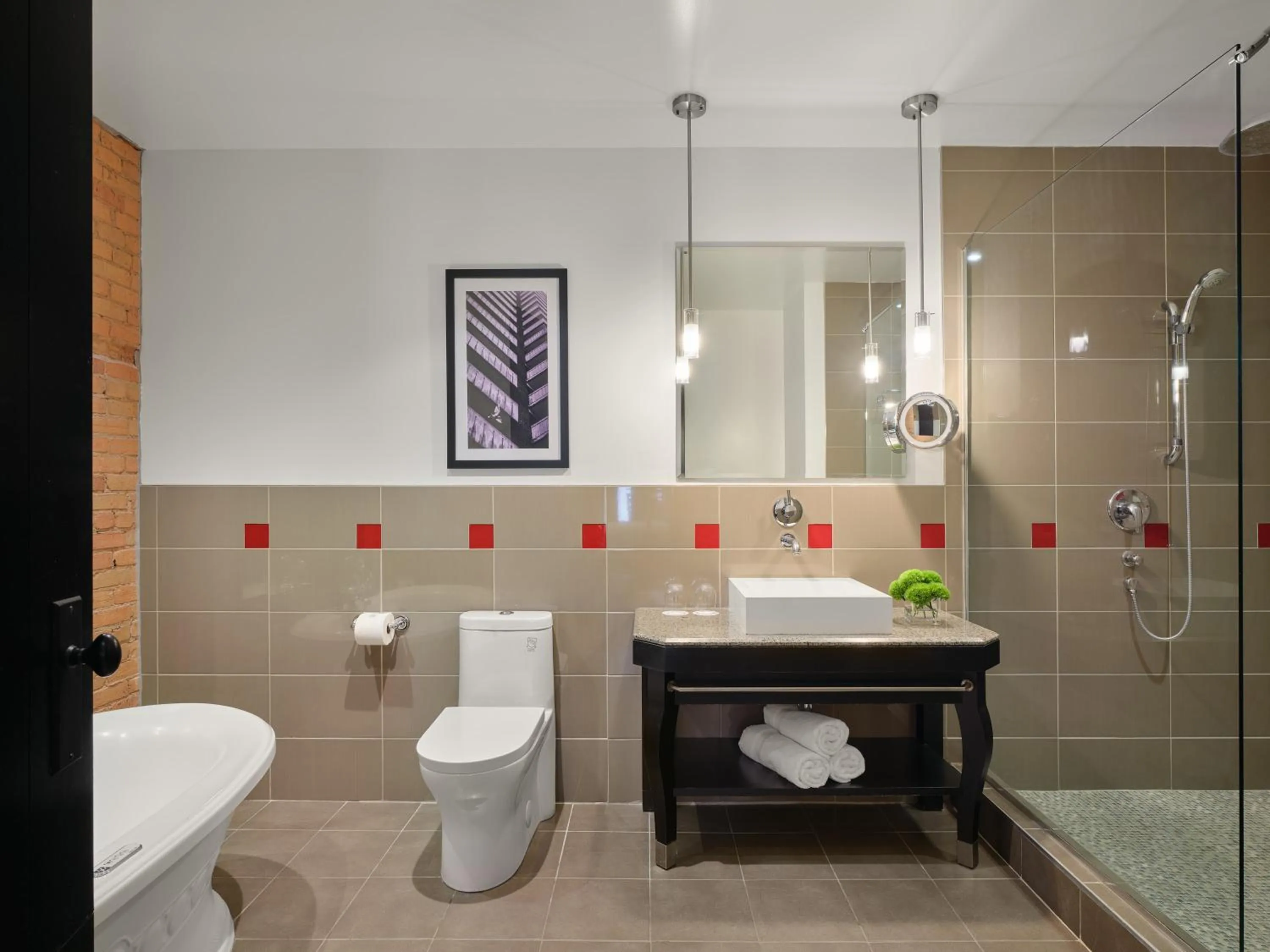 Shower in Hotel Place D'Armes