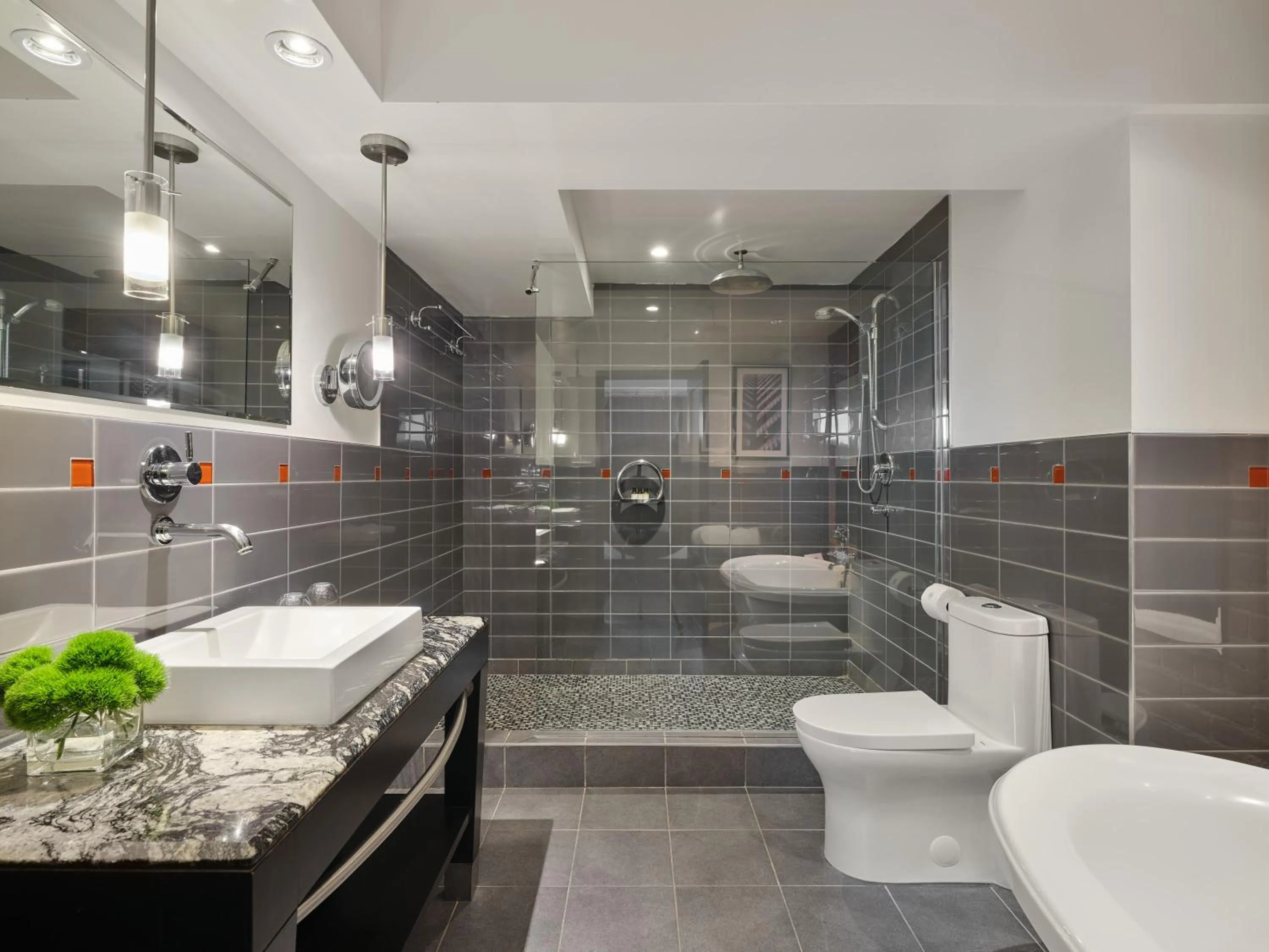 Shower in Hotel Place D'Armes