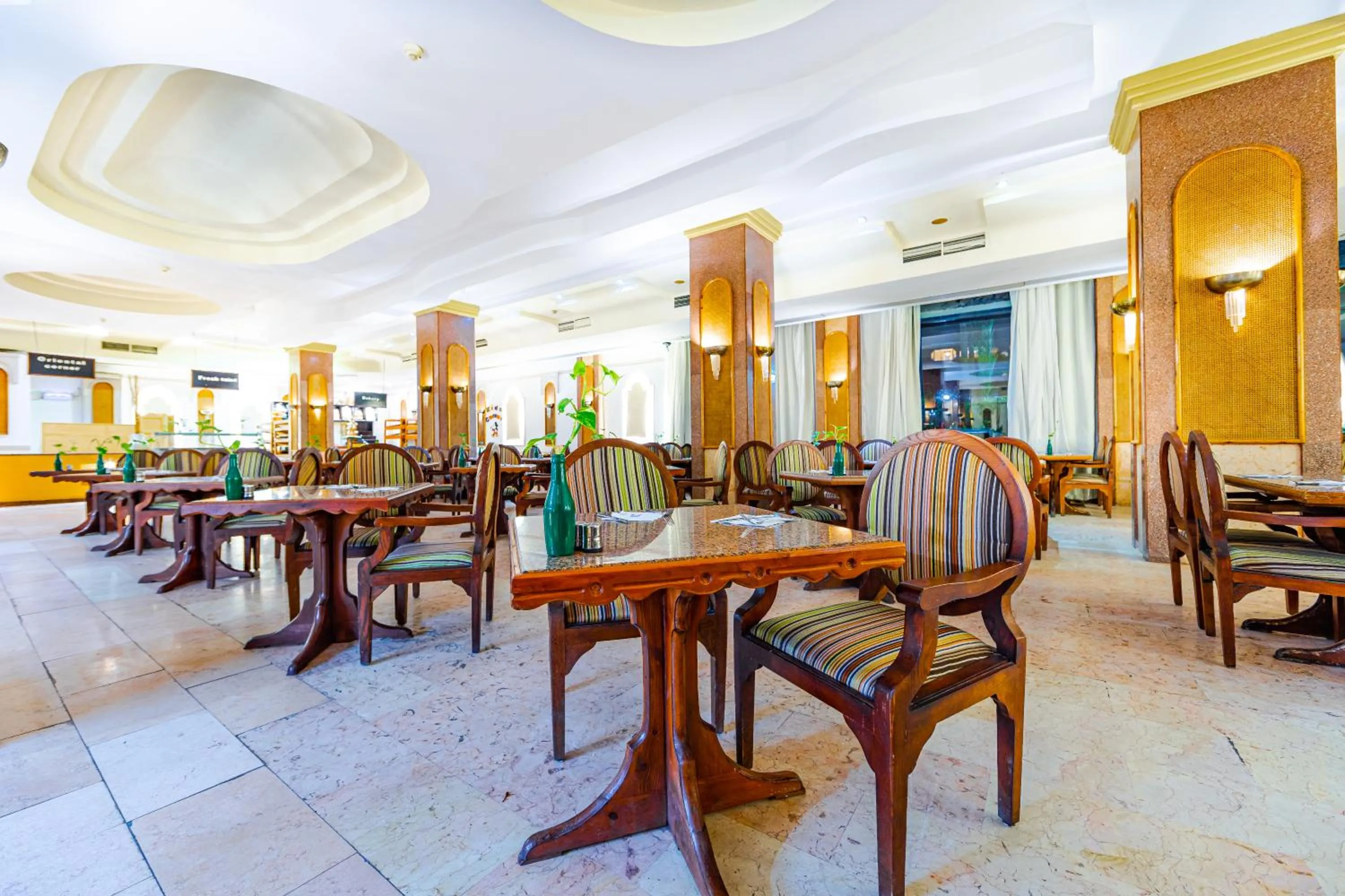 Restaurant/Places to Eat in The Grand Hotel, Hurghada