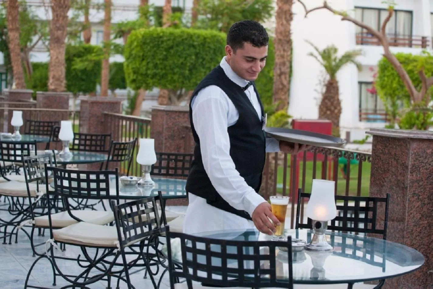 Lounge or bar, Restaurant/Places to Eat in The Grand Hotel, Hurghada