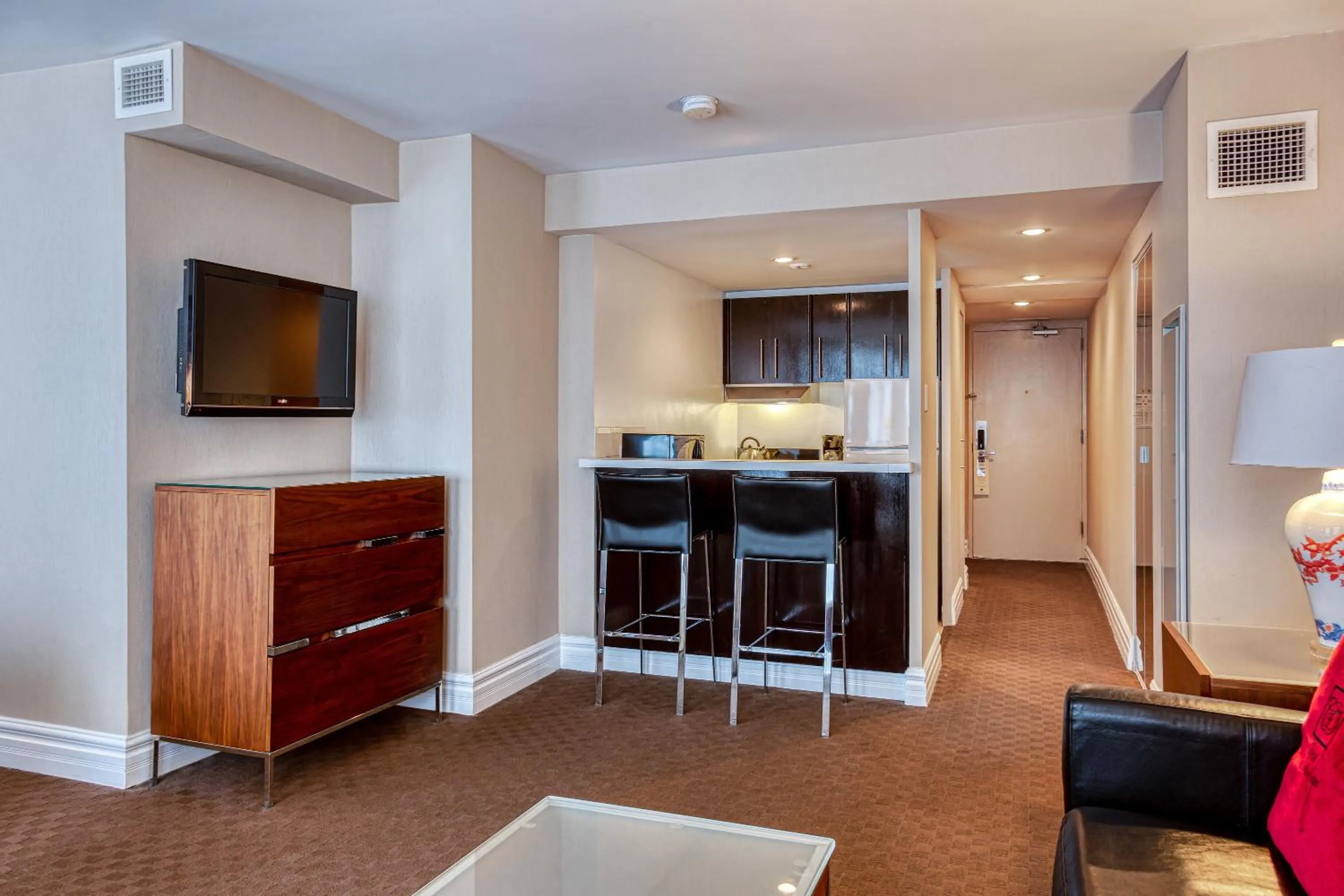 TV and multimedia in Hôtel Le Cantlie Suites