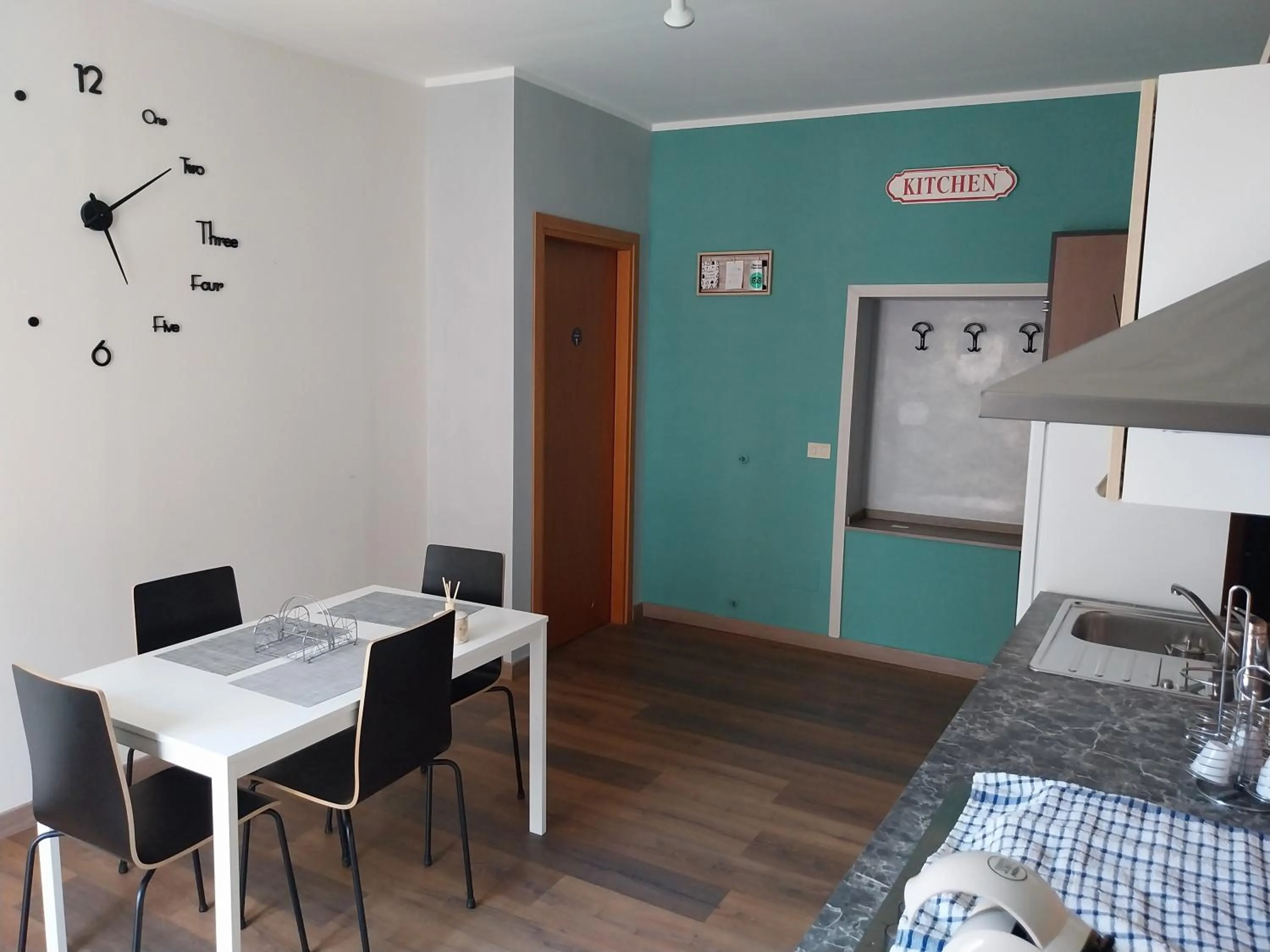 Kitchen or kitchenette, Bed in B&B Lamezia Nicogia