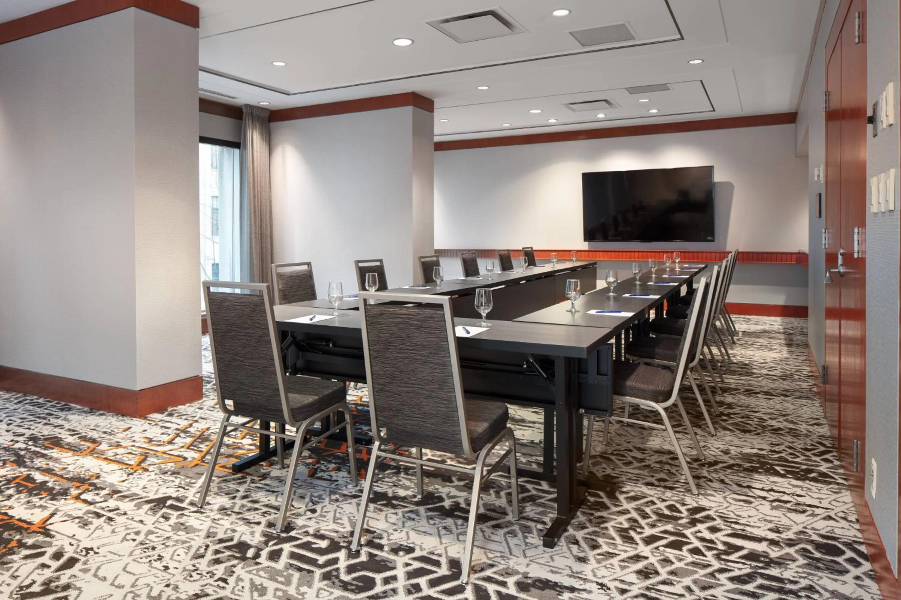 Meeting/conference room in Delta Hotels by Marriott Vancouver Downtown Suites
