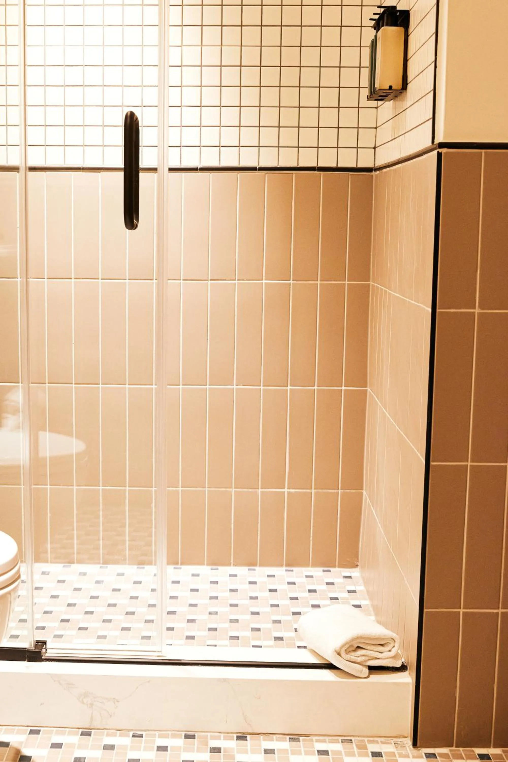 Shower in Strathcona Hotel