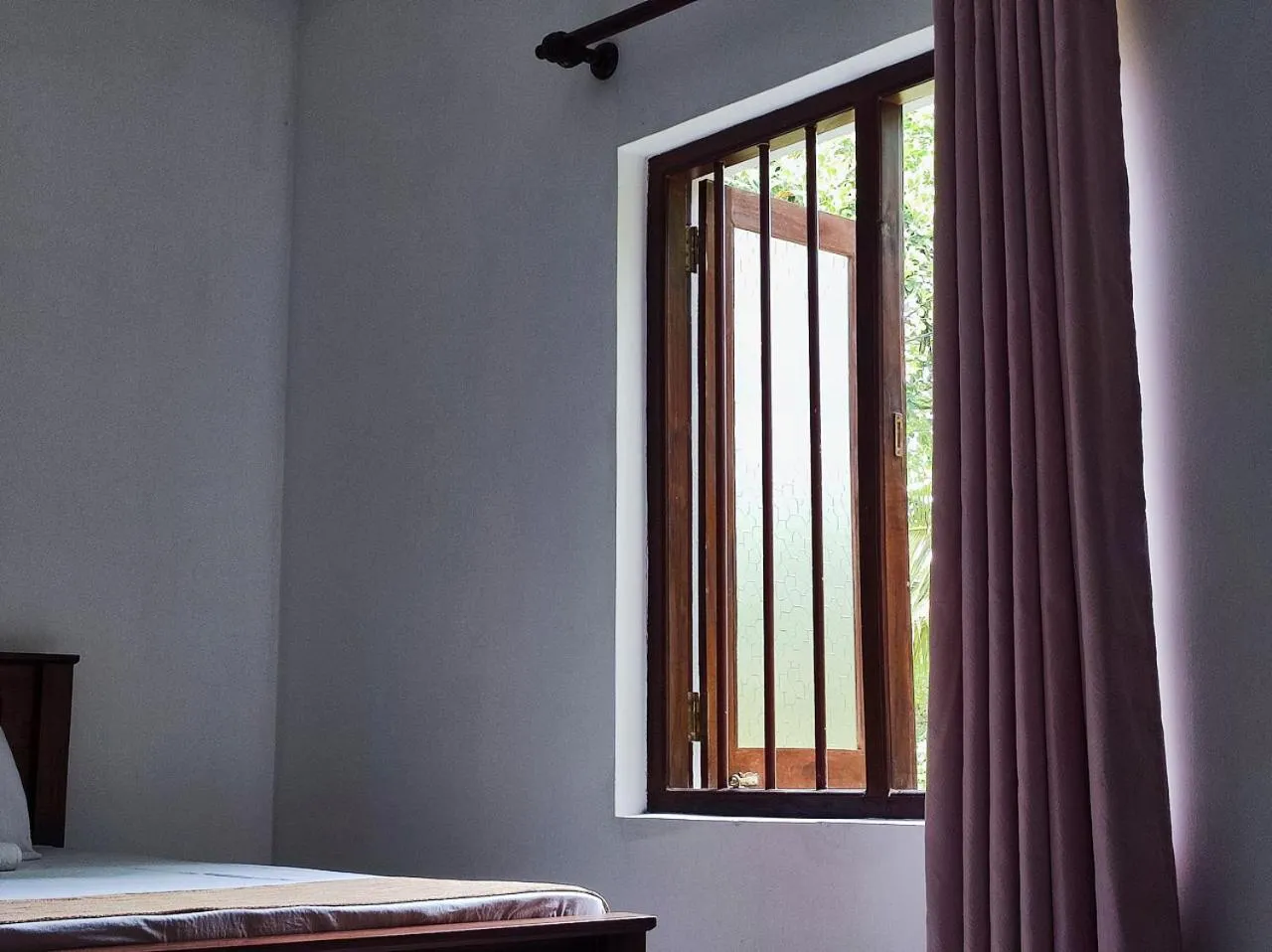 Bed in Schatzi's Hideaway