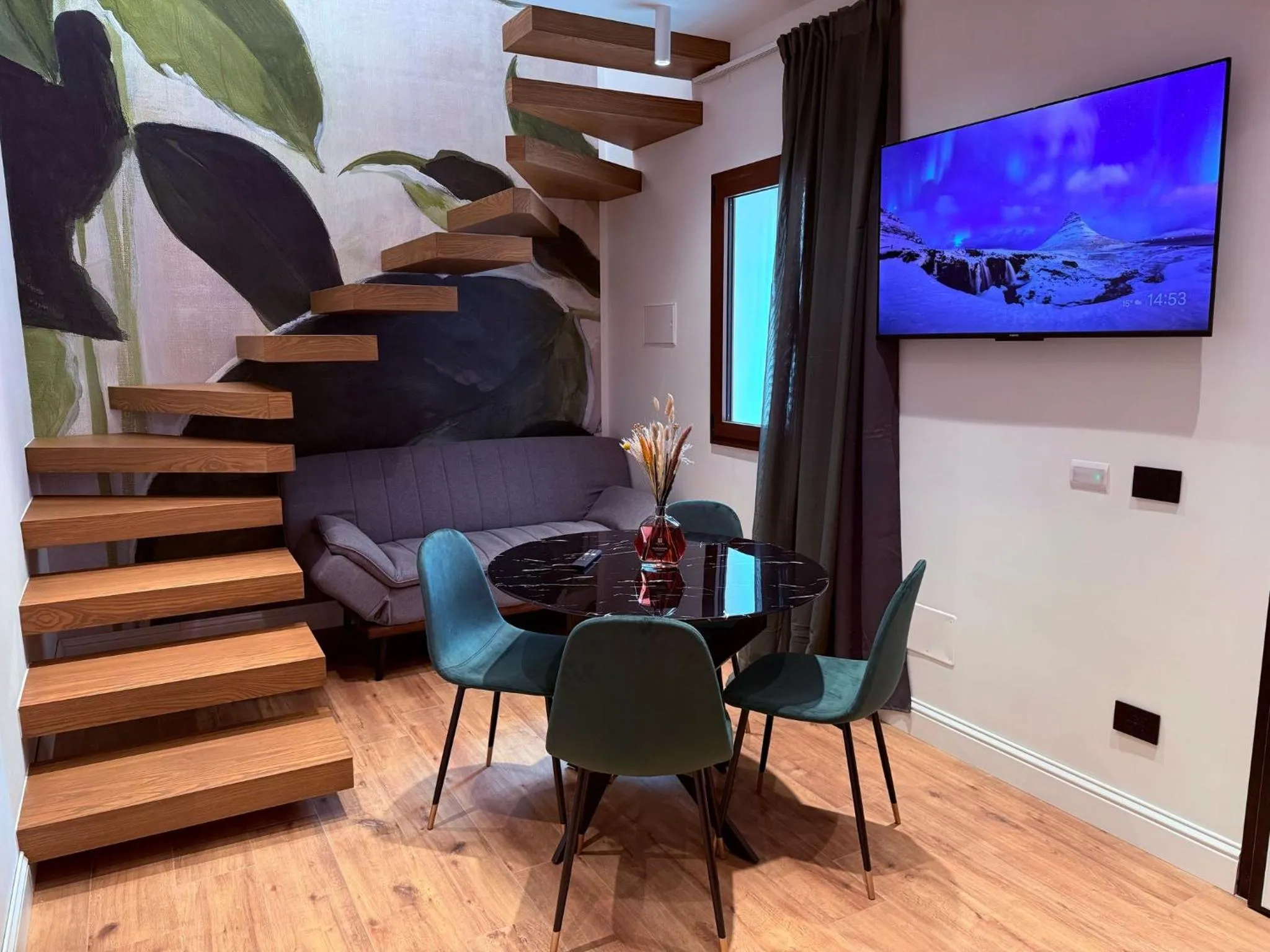 Communal lounge/ TV room in Krysos Luxury Rooms