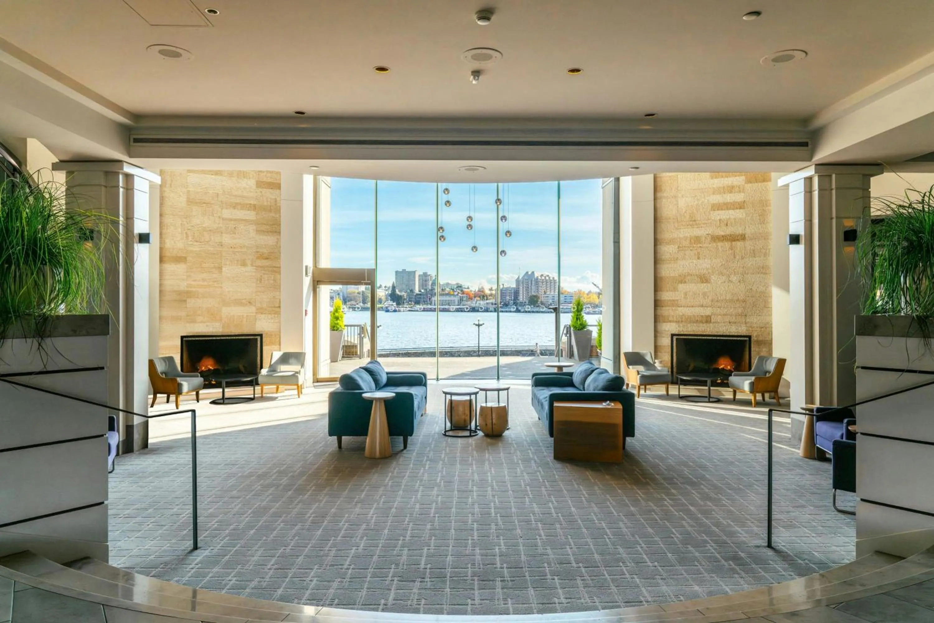 Lobby or reception in Delta Hotels by Marriott Victoria Ocean Pointe Resort
