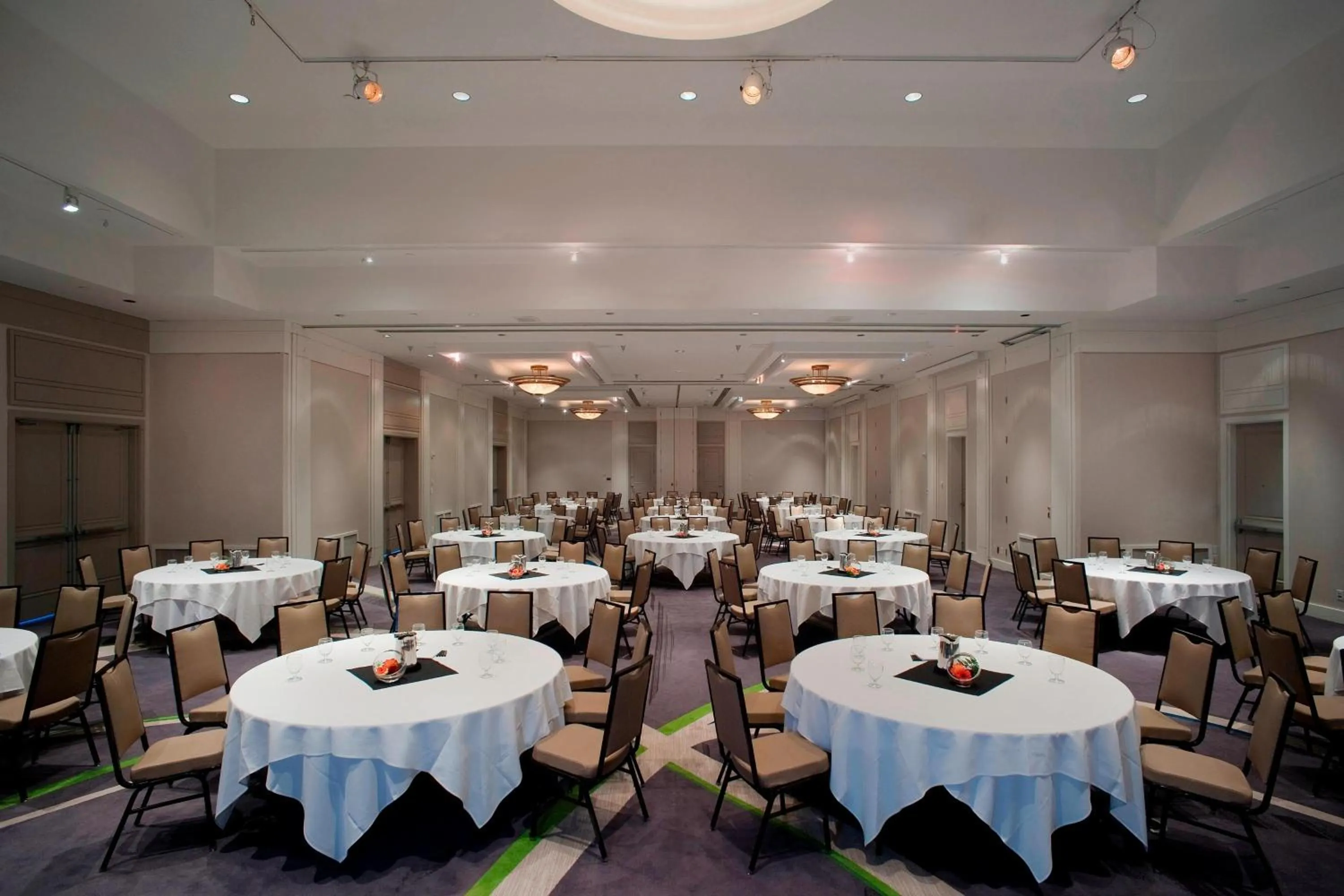 Meeting/conference room in Delta Hotels by Marriott Victoria Ocean Pointe Resort