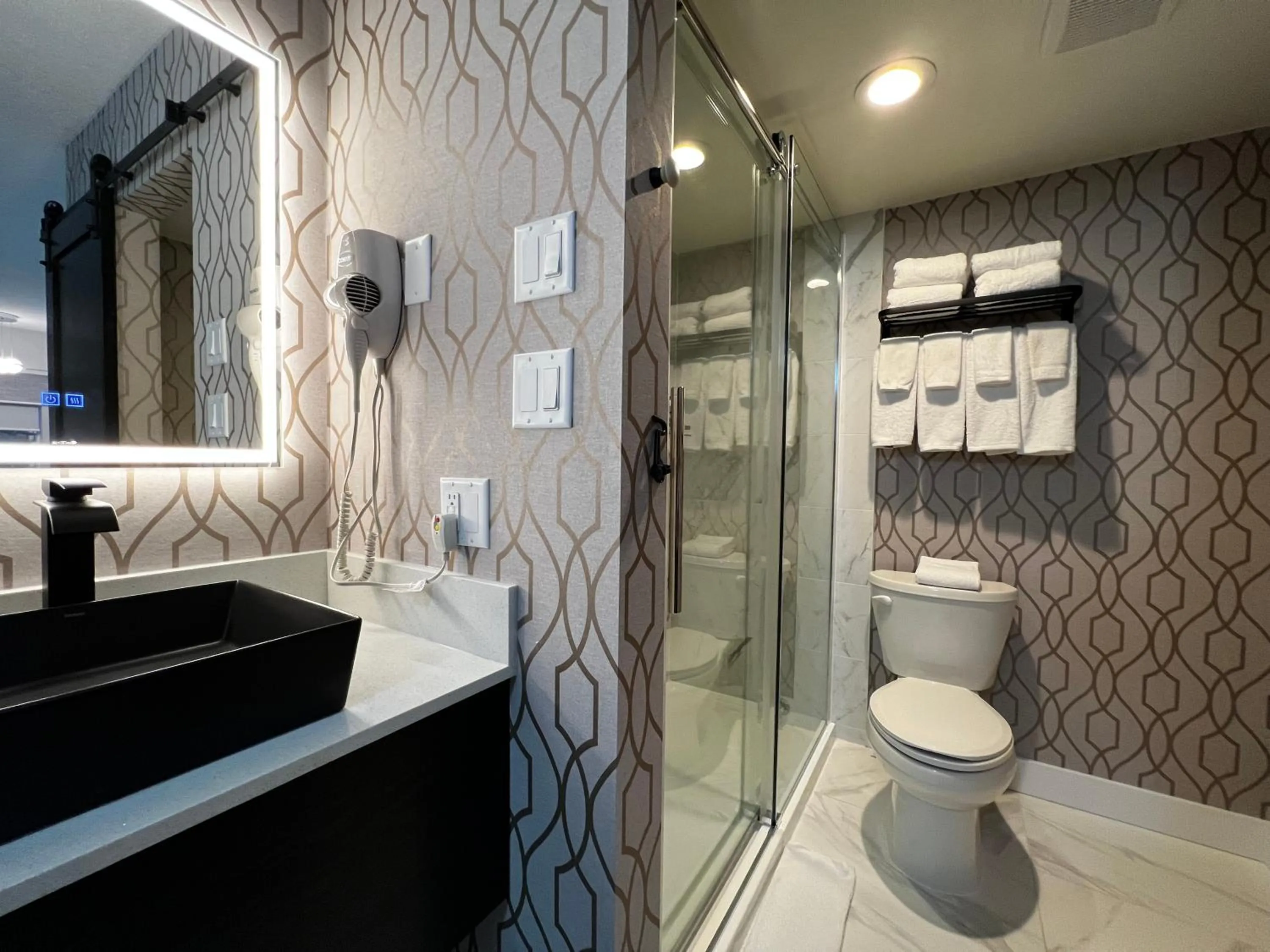 Bathroom in The Vic, an Ascend Collection Hotel