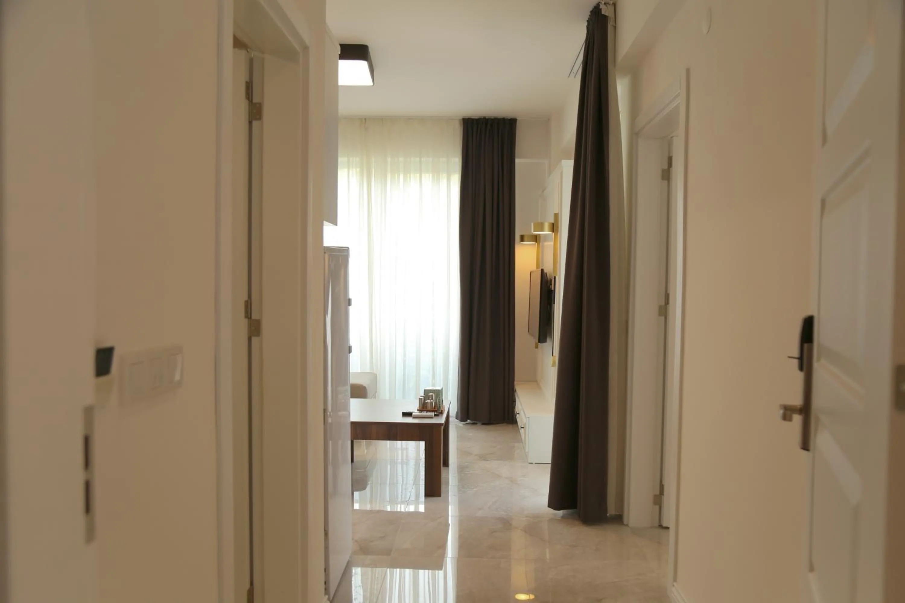 Photo of the whole room in IN SUIT LUXURY