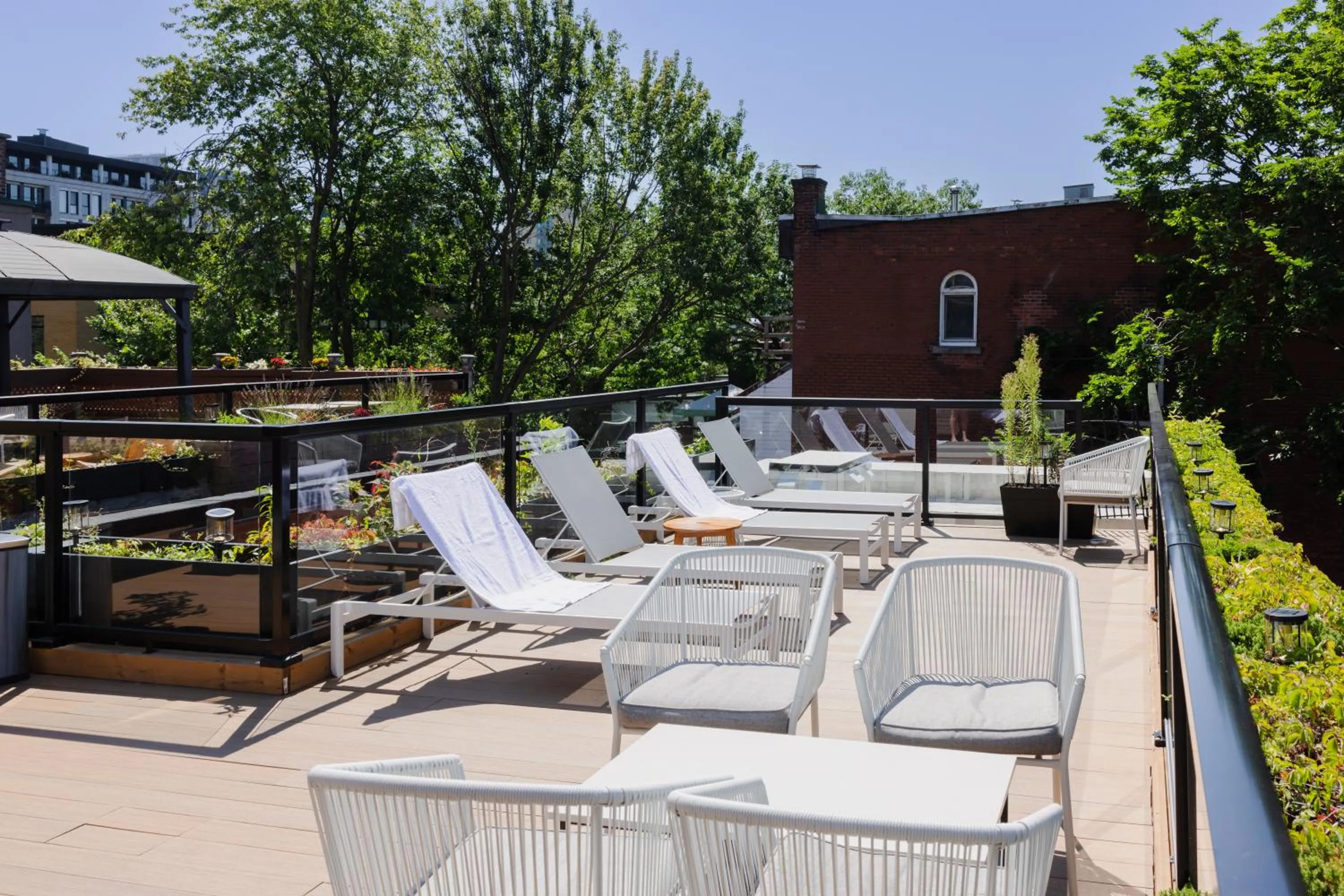Patio in hotel & spa Carré Saint-Louis