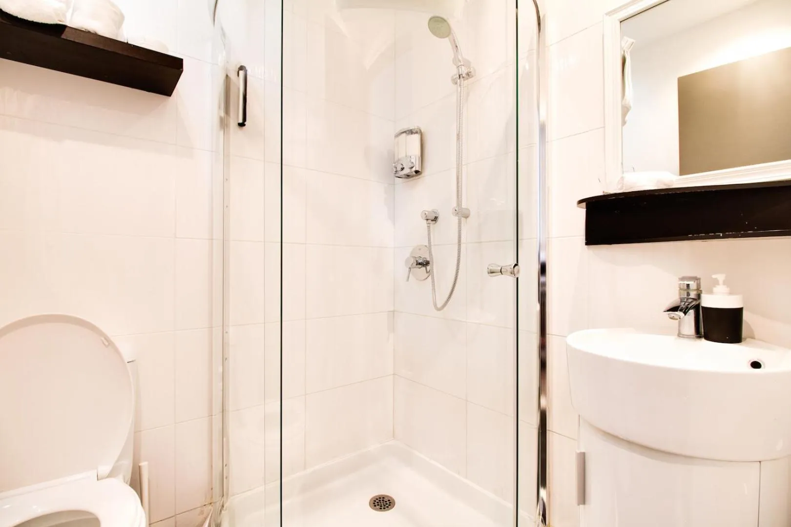 Bathroom in hotel & spa Carré Saint-Louis