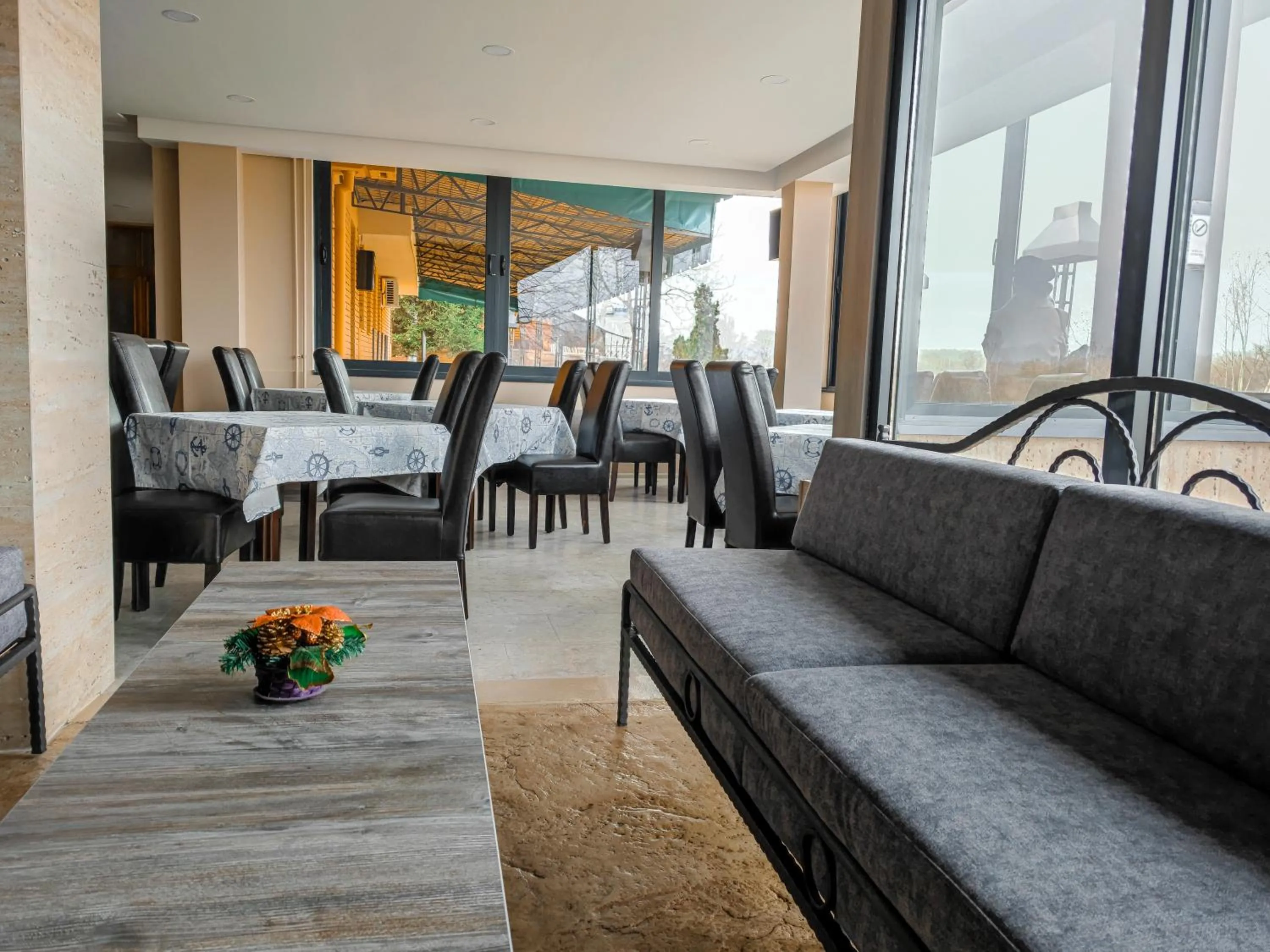 Seating area in Hotel Marina OASA