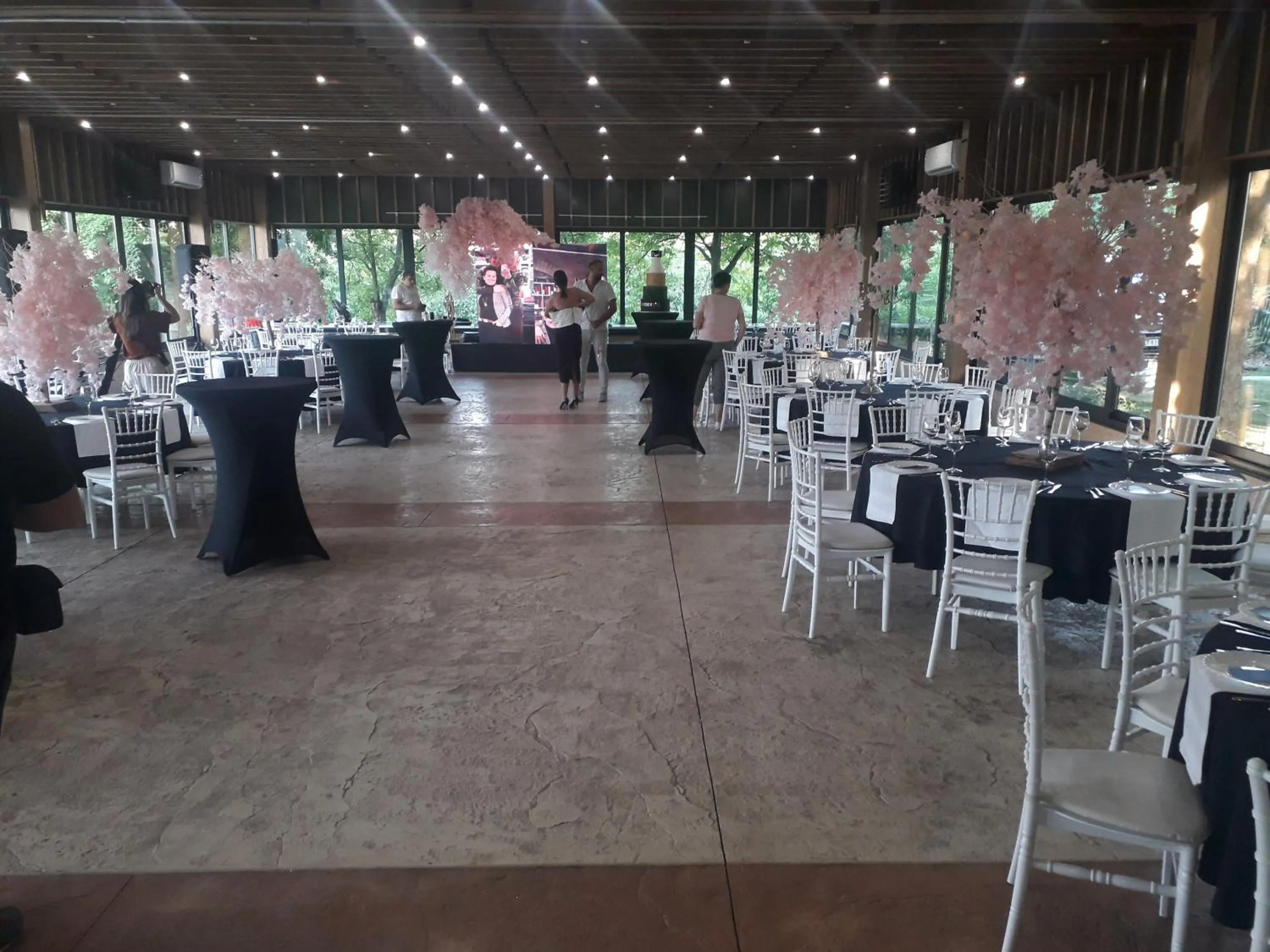 Restaurant/places to eat in Hotel Marina OASA