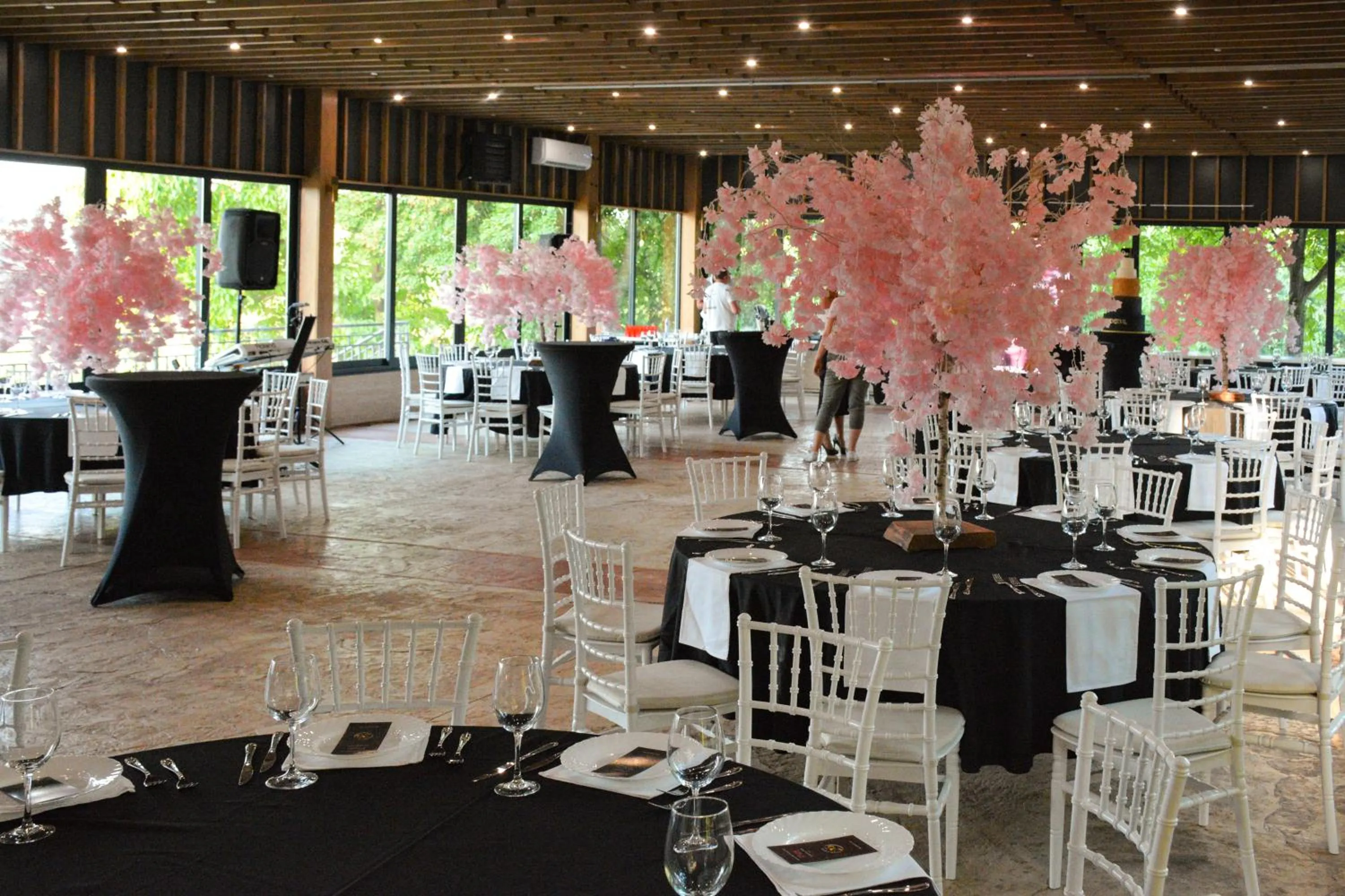 Restaurant/places to eat in Hotel Marina OASA