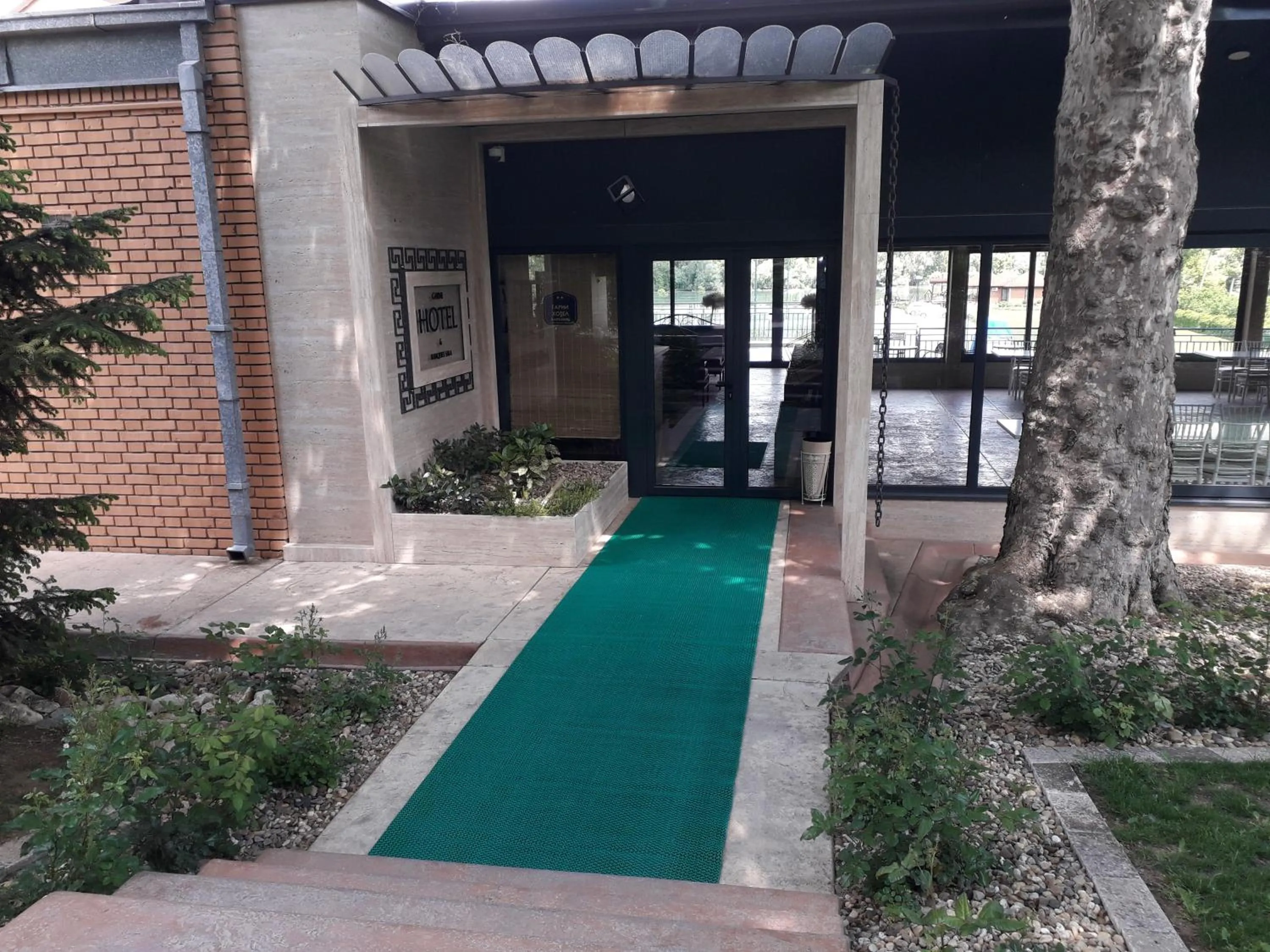 Facade/entrance in Hotel Marina OASA