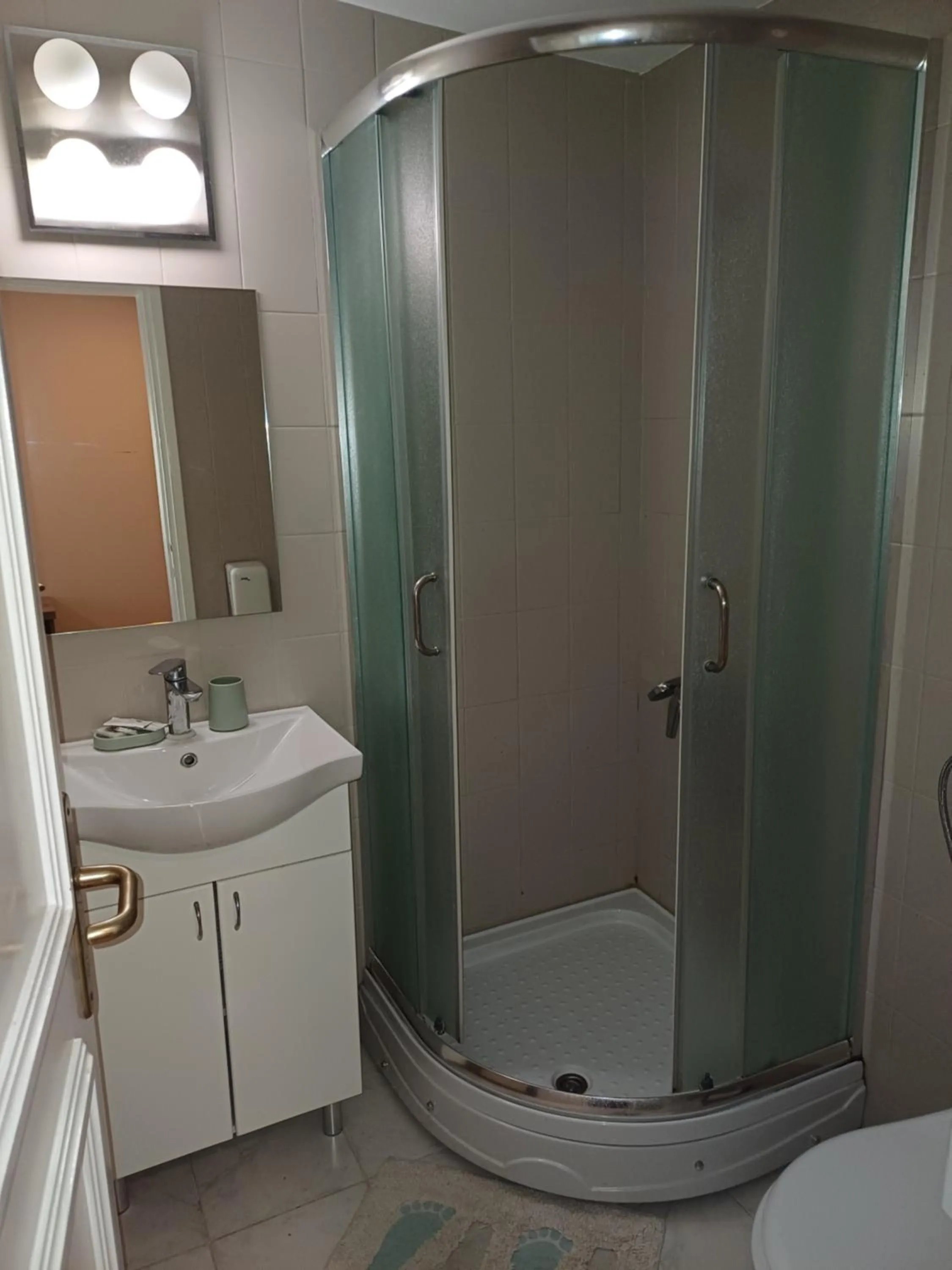 Bathroom in Hotel Marina OASA