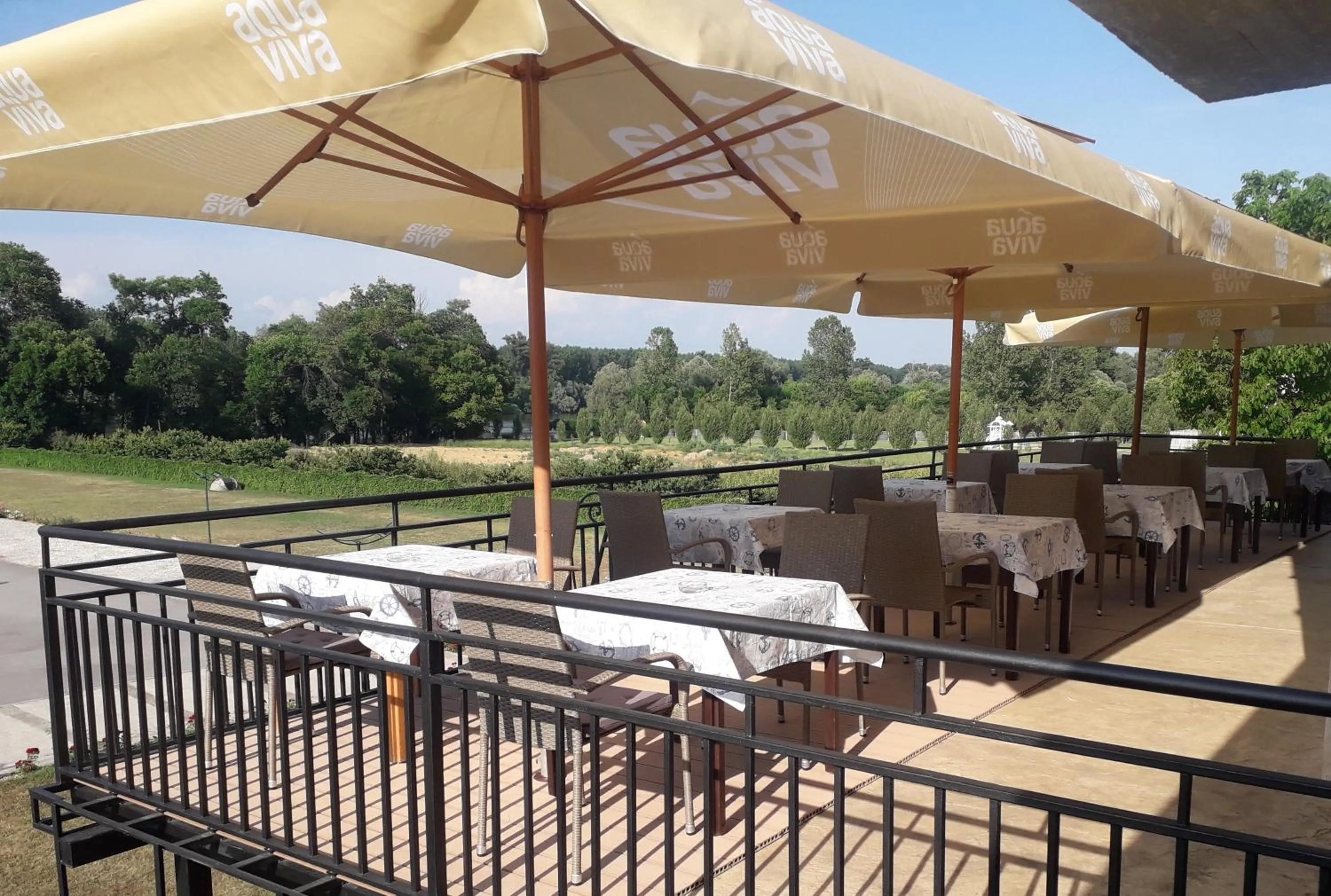 Restaurant/places to eat in Hotel Marina OASA