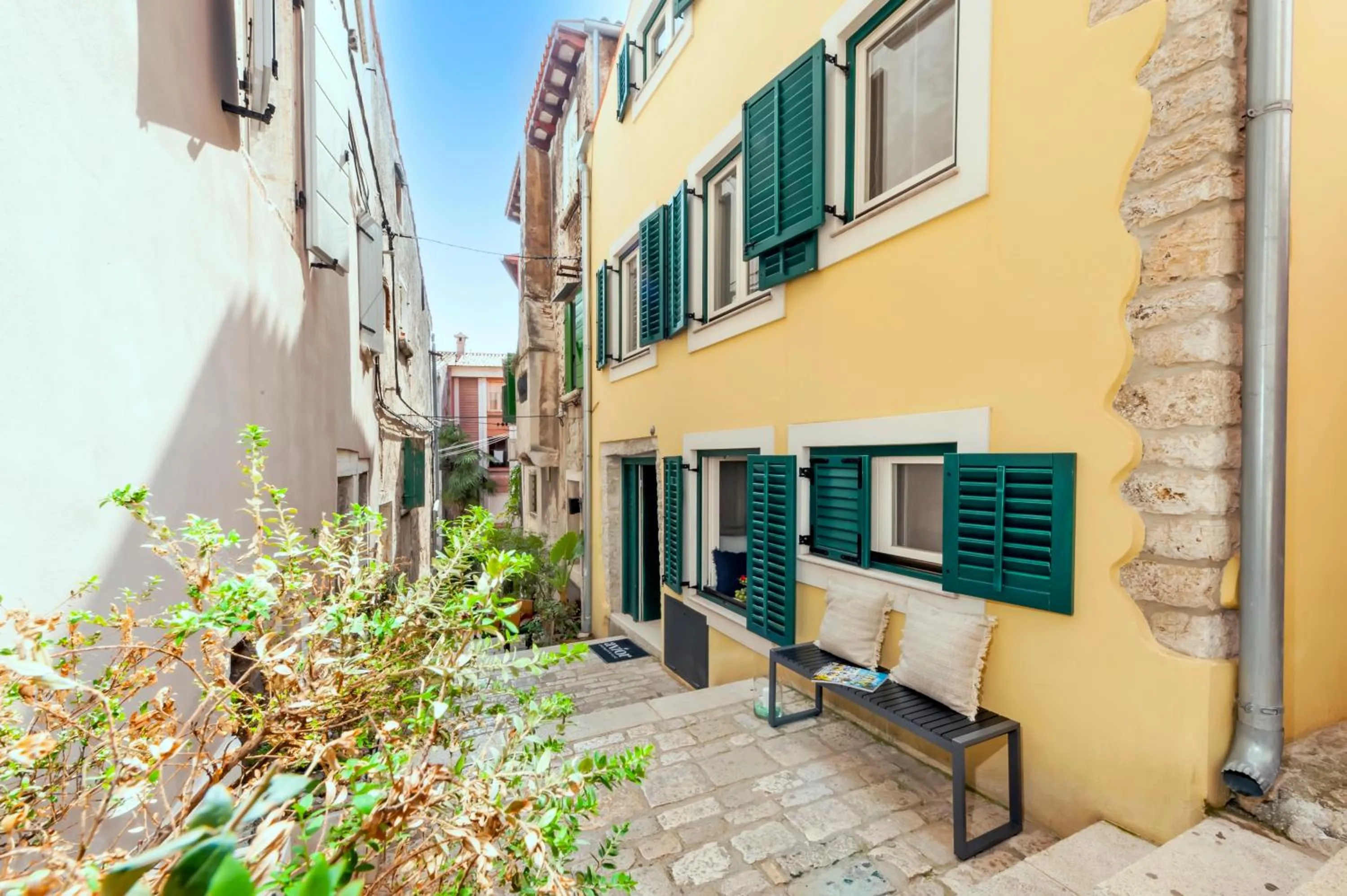 Property building in Yellow House Rovinj
