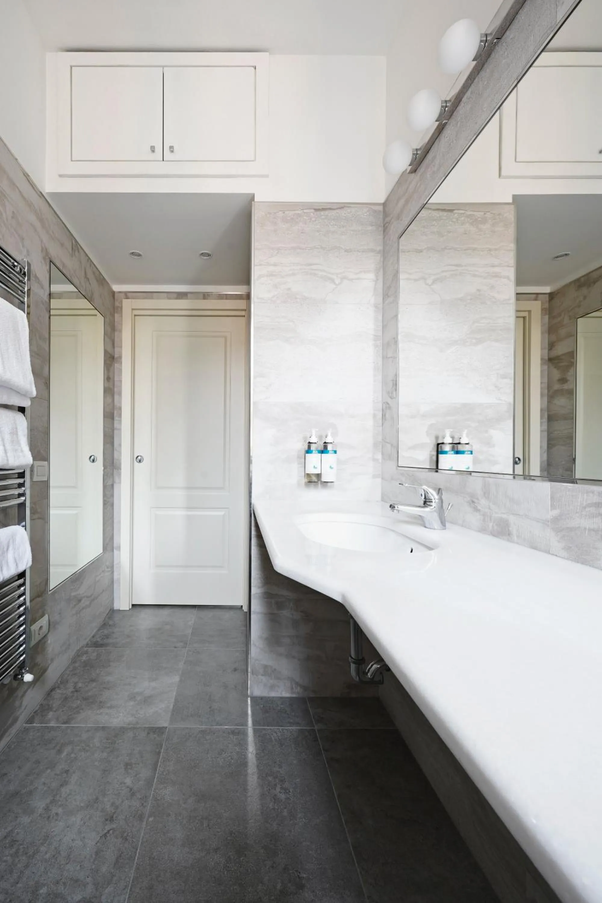 Bathroom, Bed in Numa Milan Loreto