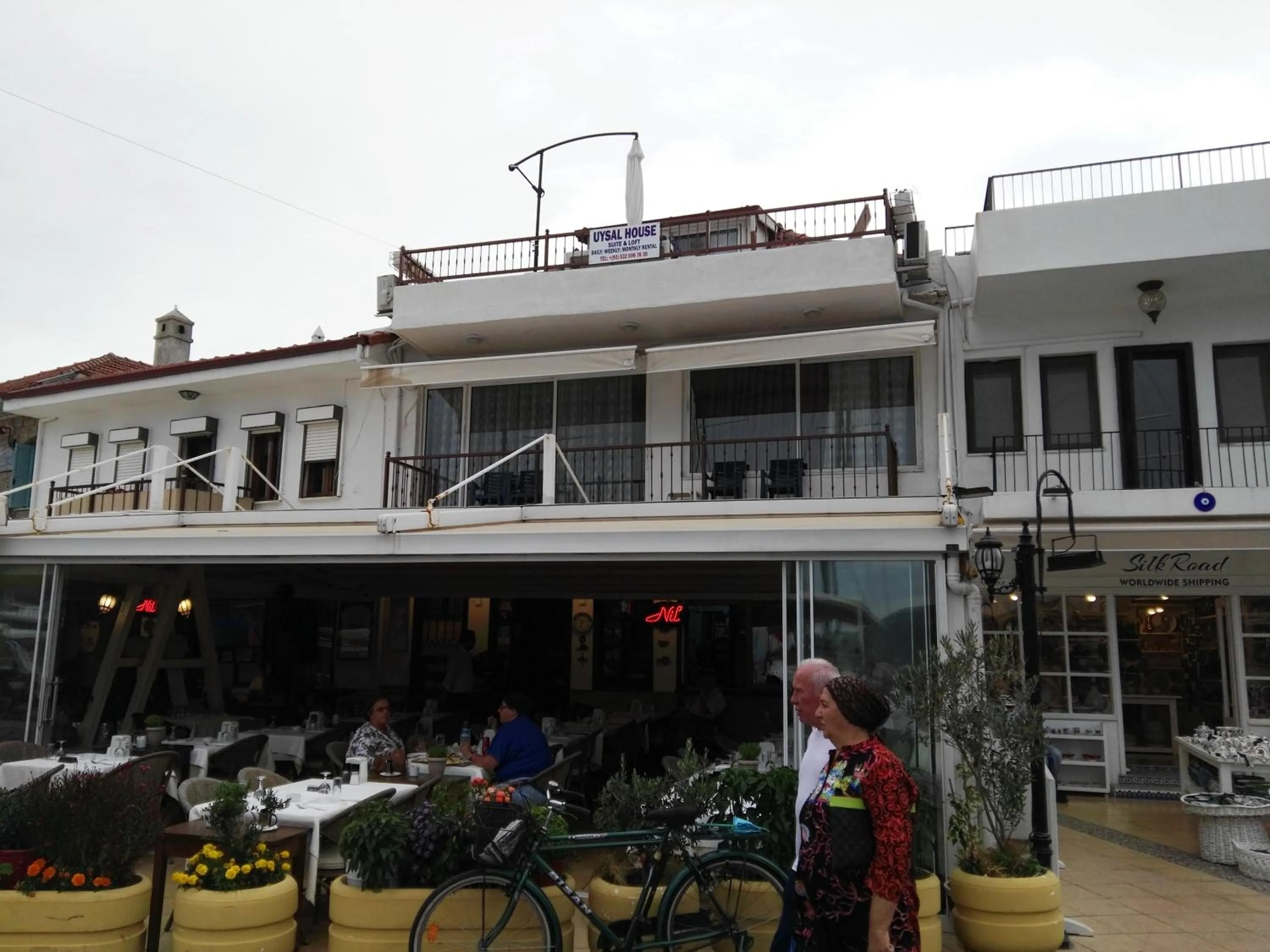 People in Uysal Suite and Loft Seaside