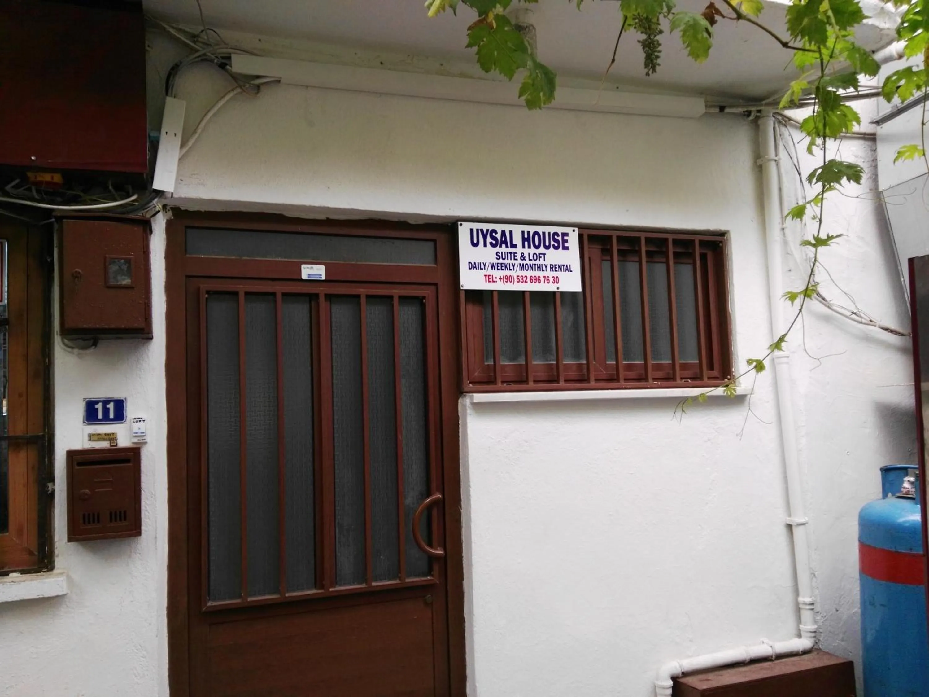 Facade/entrance in Uysal Suite and Loft Seaside