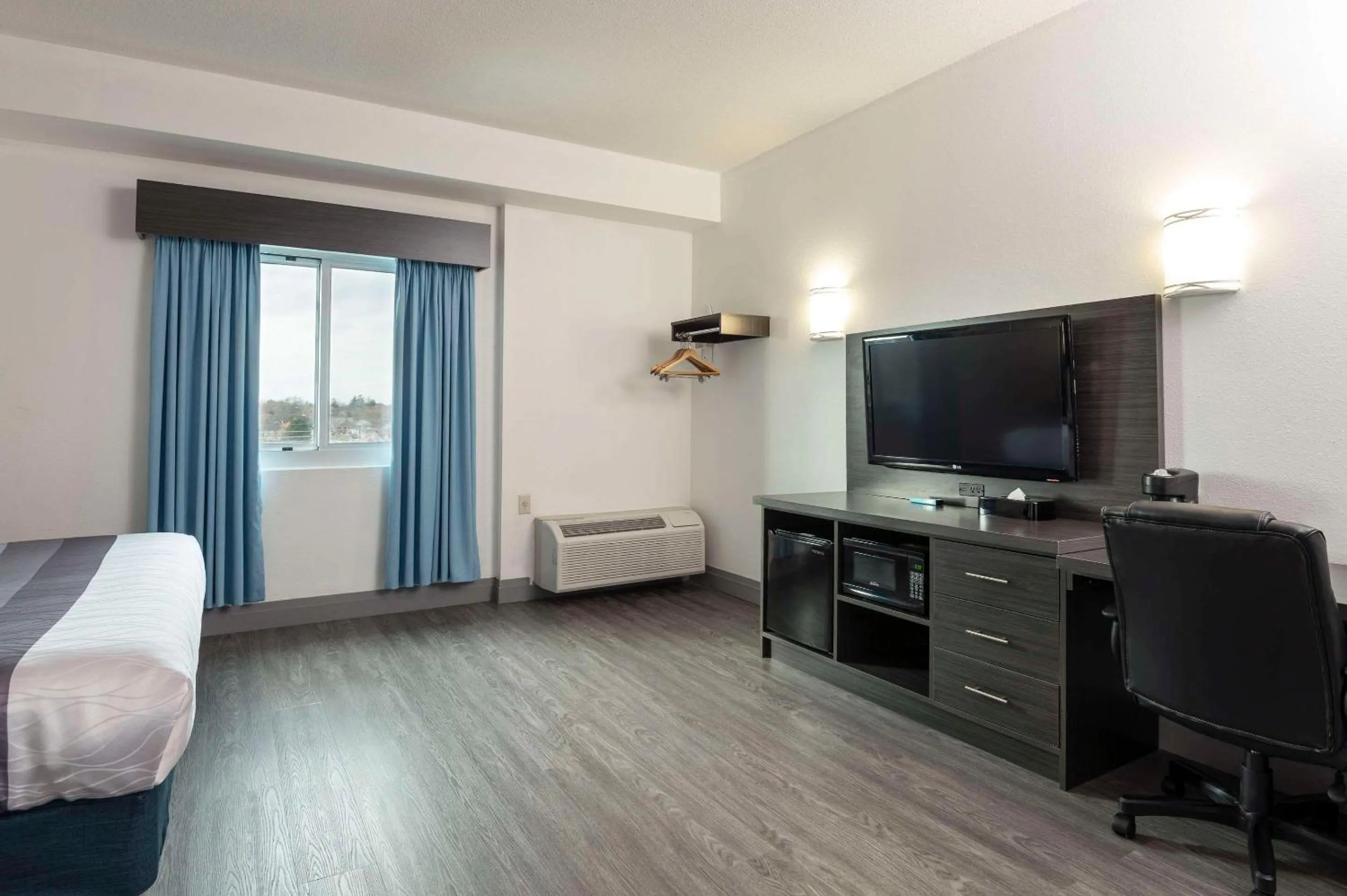 Bedroom, Bed in Comfort Hotel