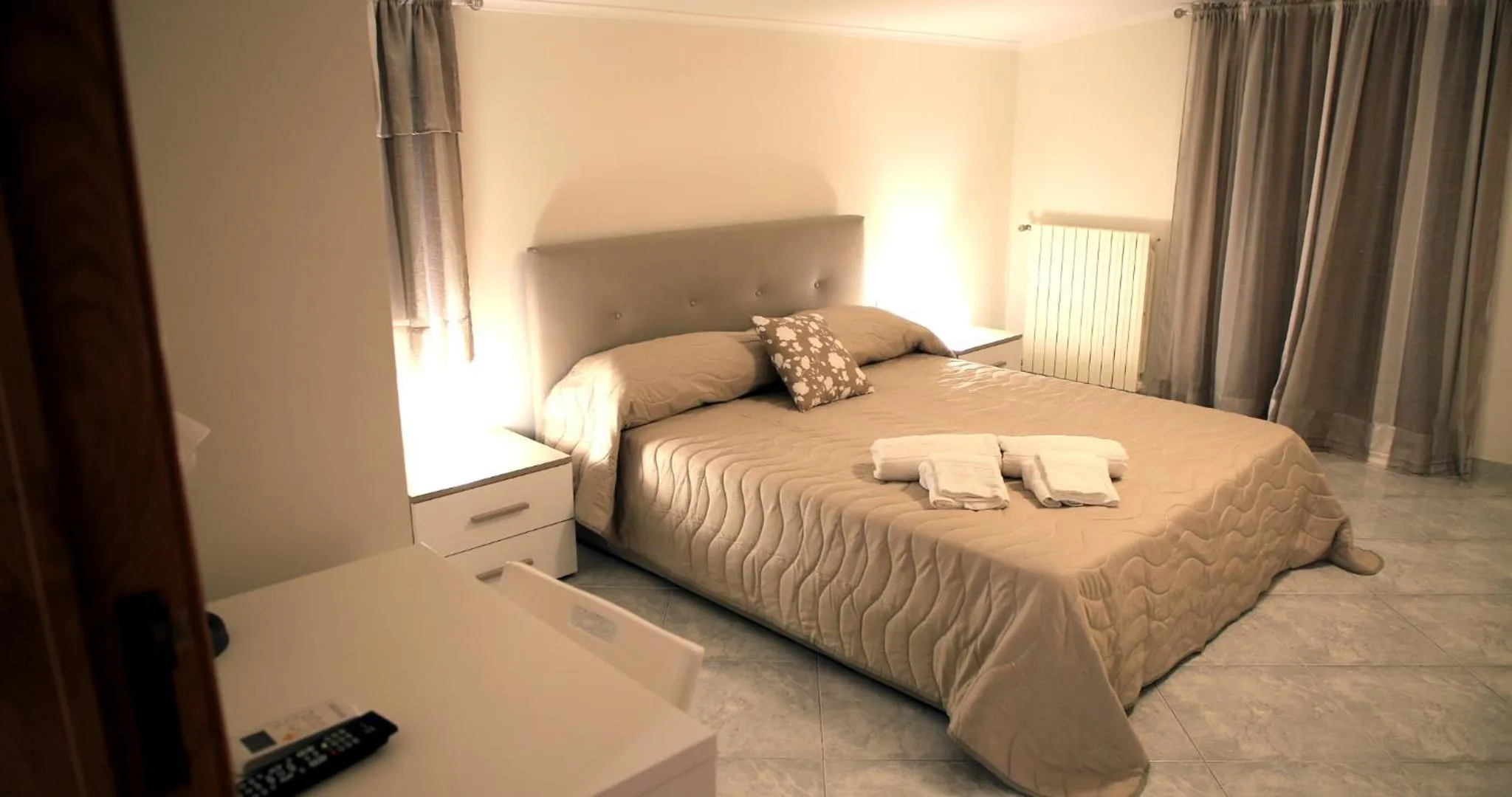 Photo of the whole room, Bed in Rara Domus B&B