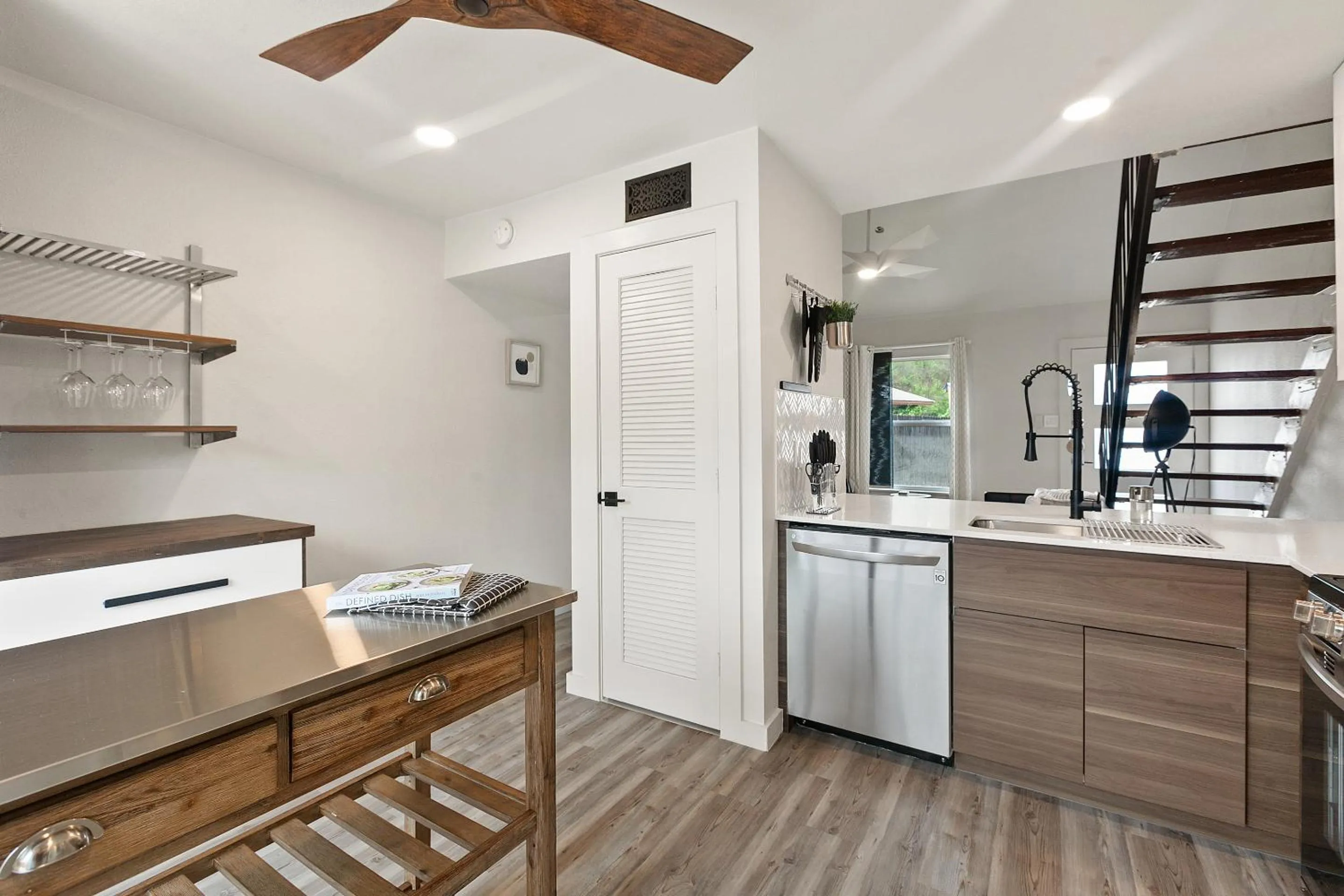 Kitchen or kitchenette in Contemporary Couples Getaway Near Austin Favorites - Loft 21