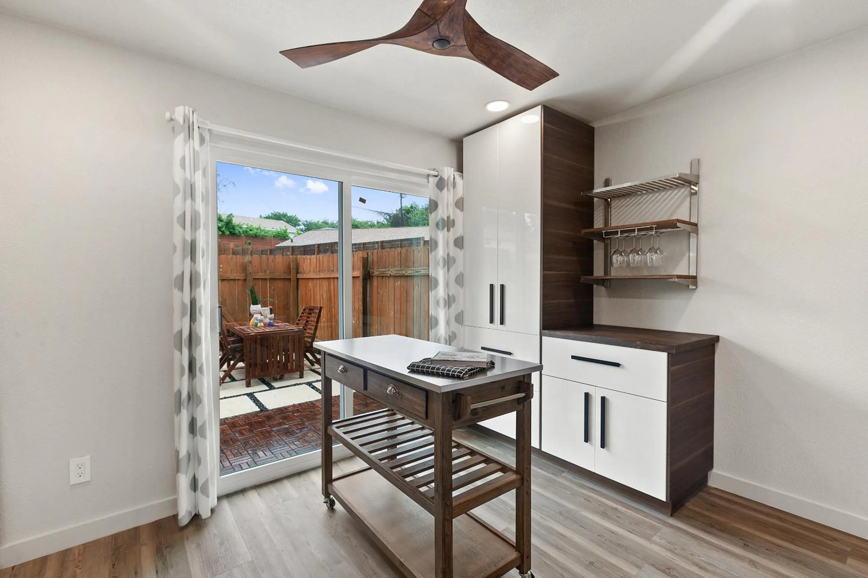 Patio in Contemporary Couples Getaway Near Austin Favorites - Loft 21