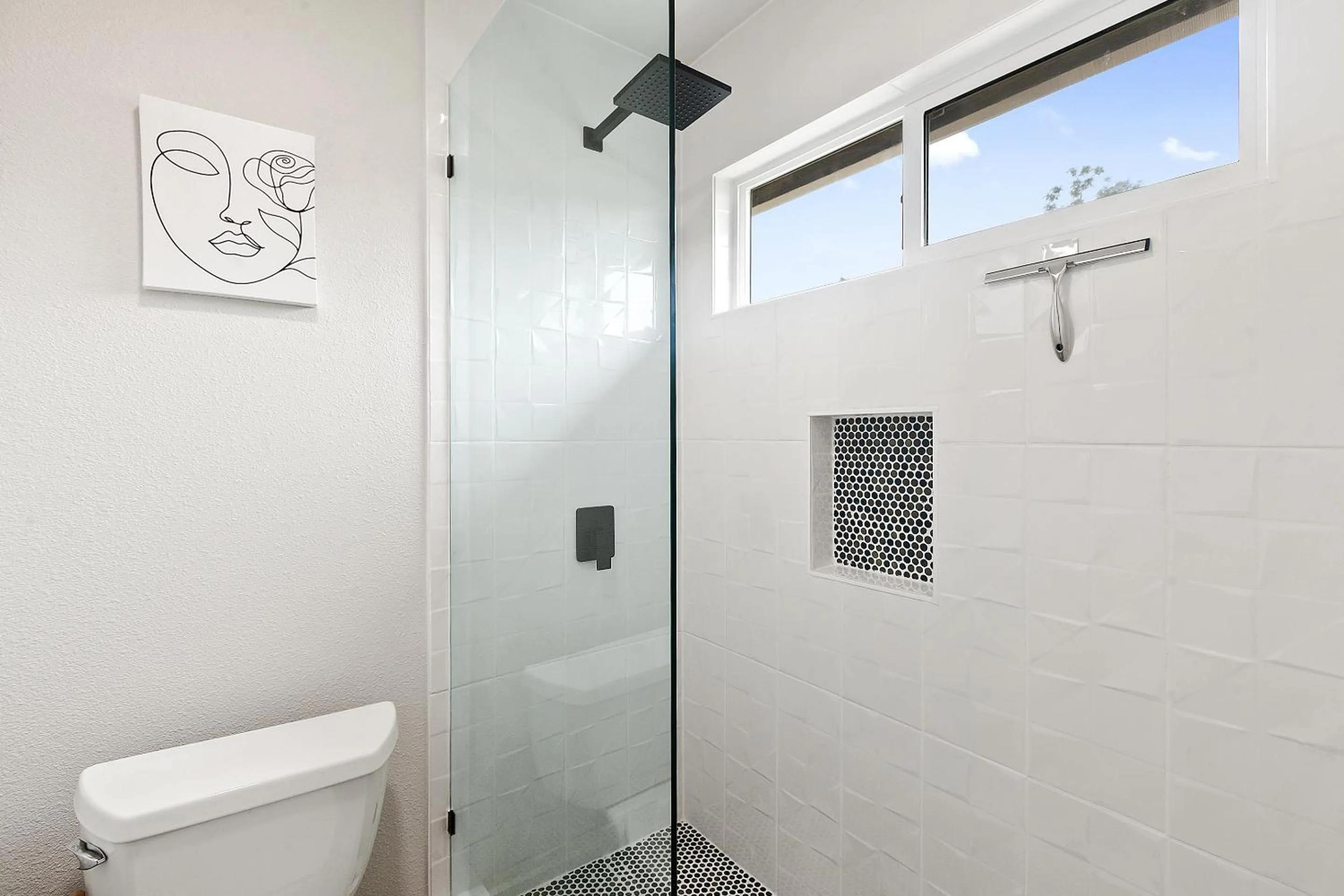 Shower in Contemporary Couples Getaway Near Austin Favorites - Loft 21