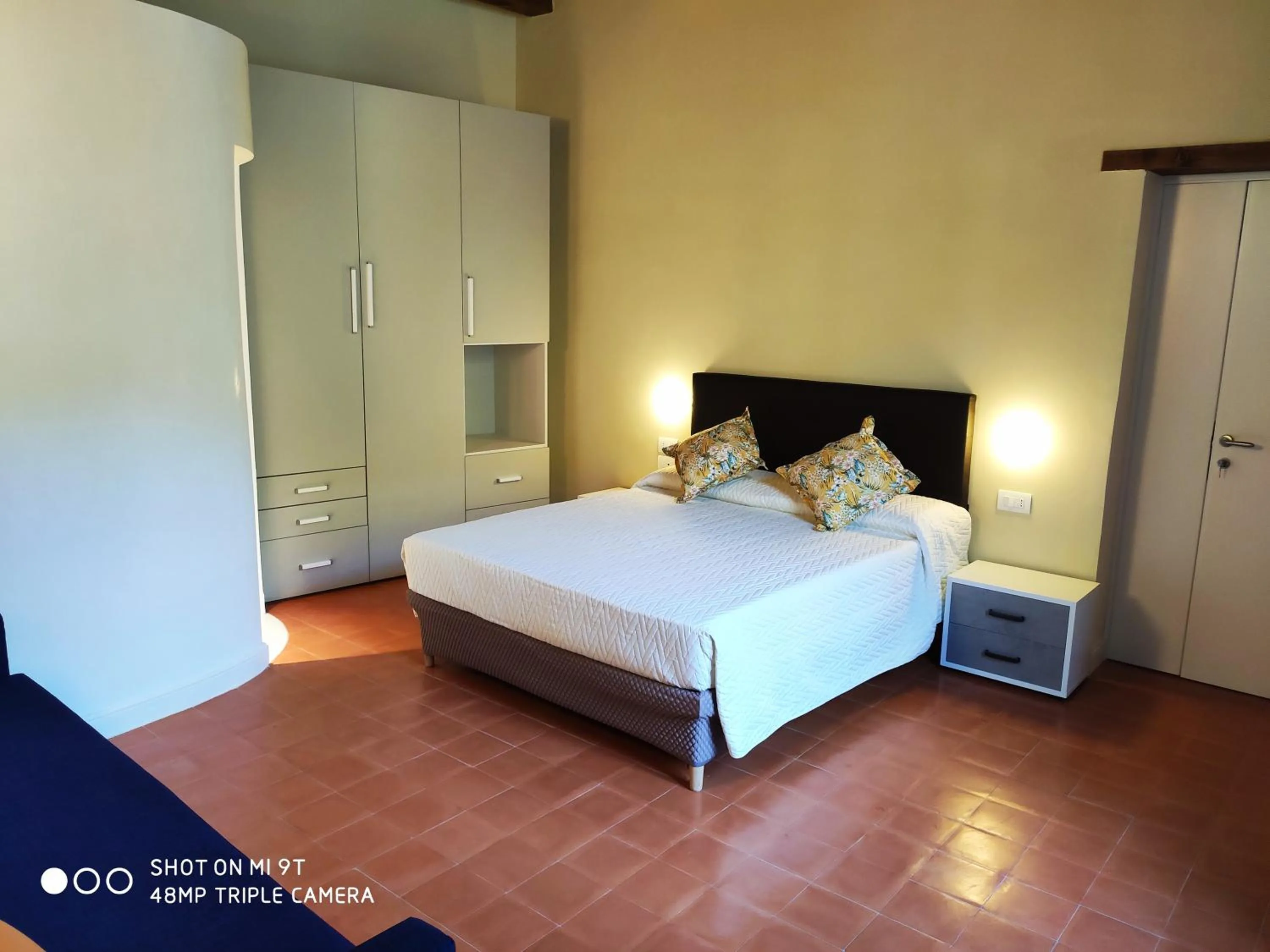 Photo of the whole room, Bed in Celeste Costiera
