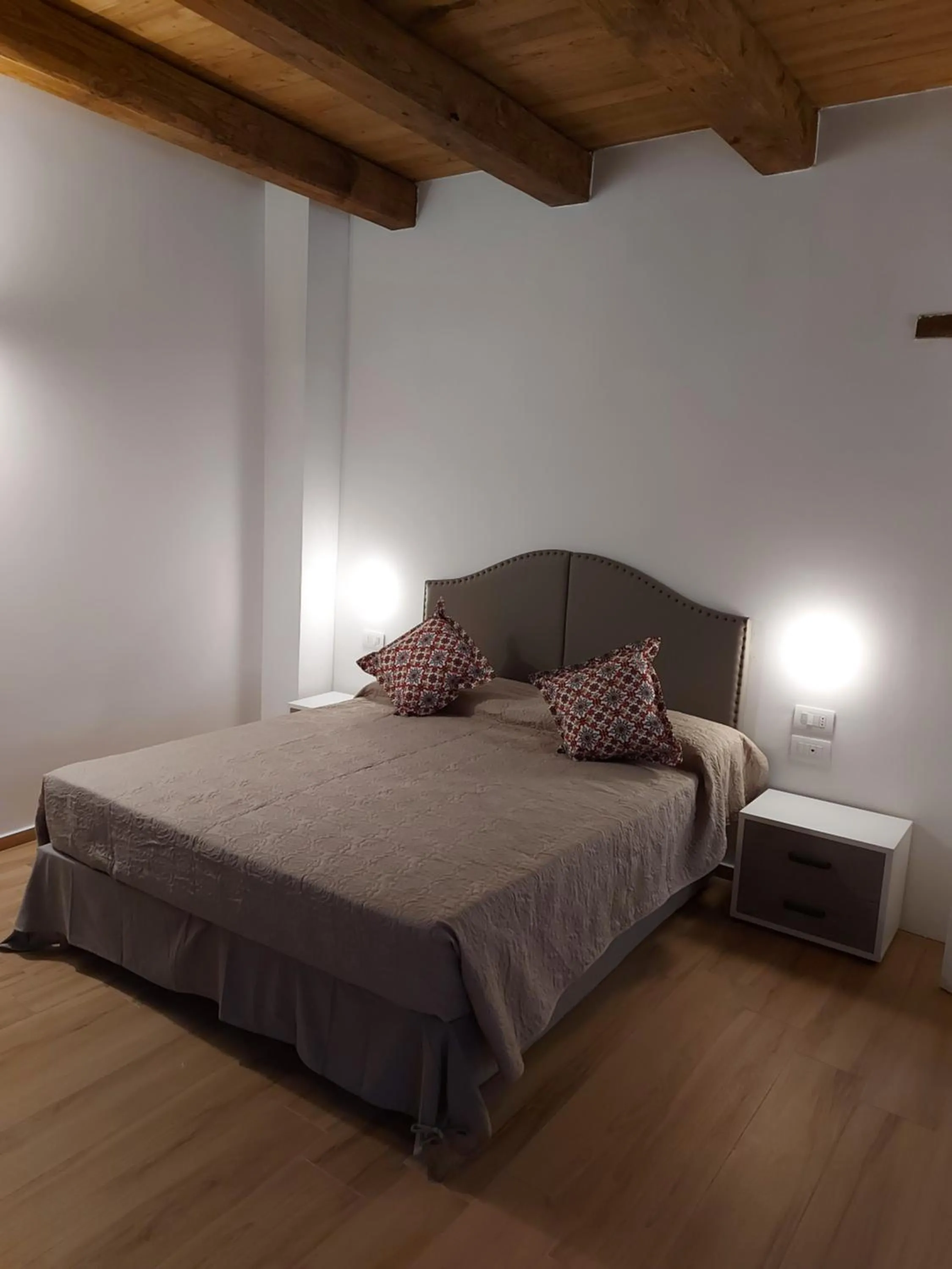 Bed in Celeste Costiera