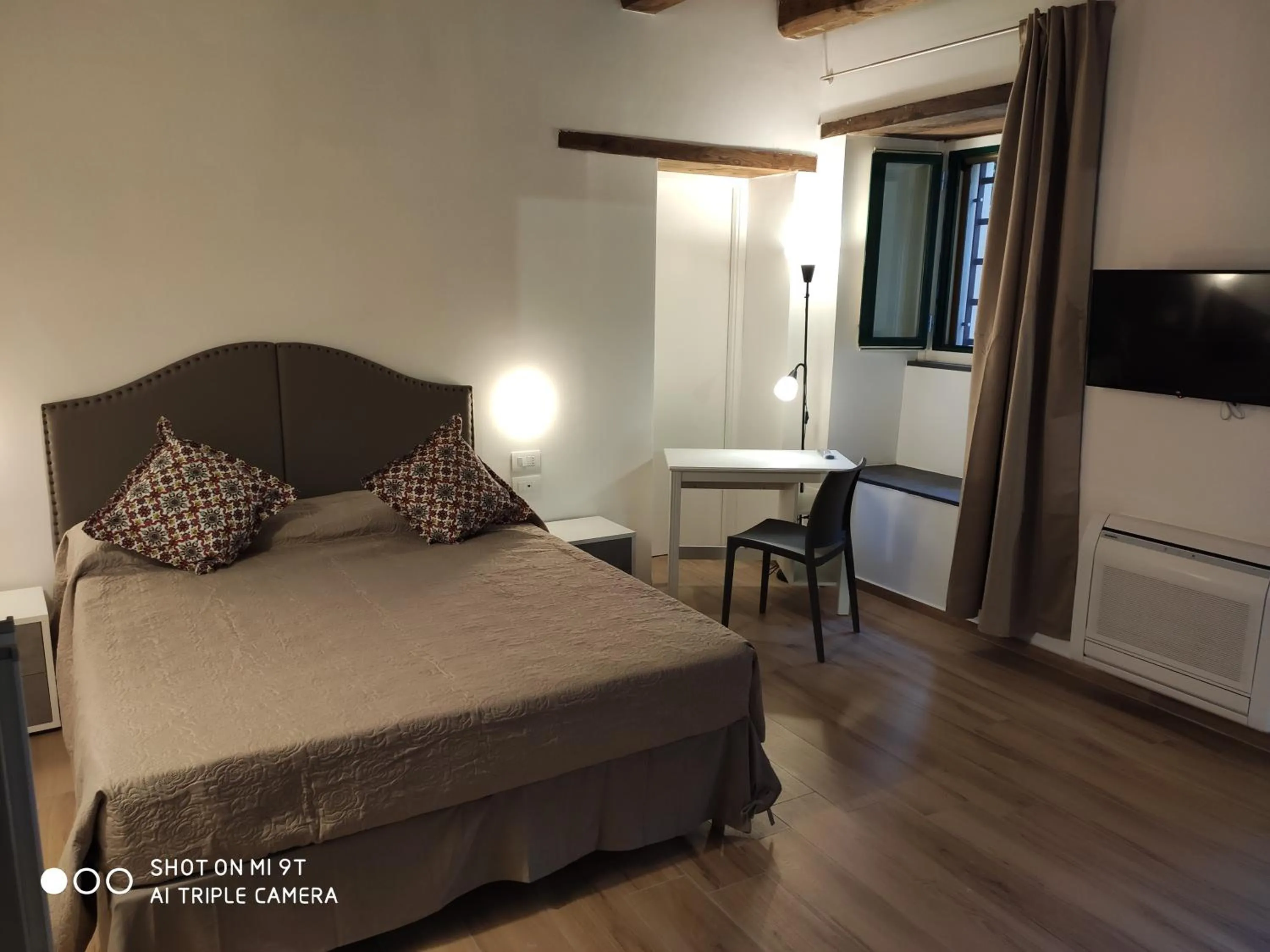 Bedroom, Bed in Celeste Costiera