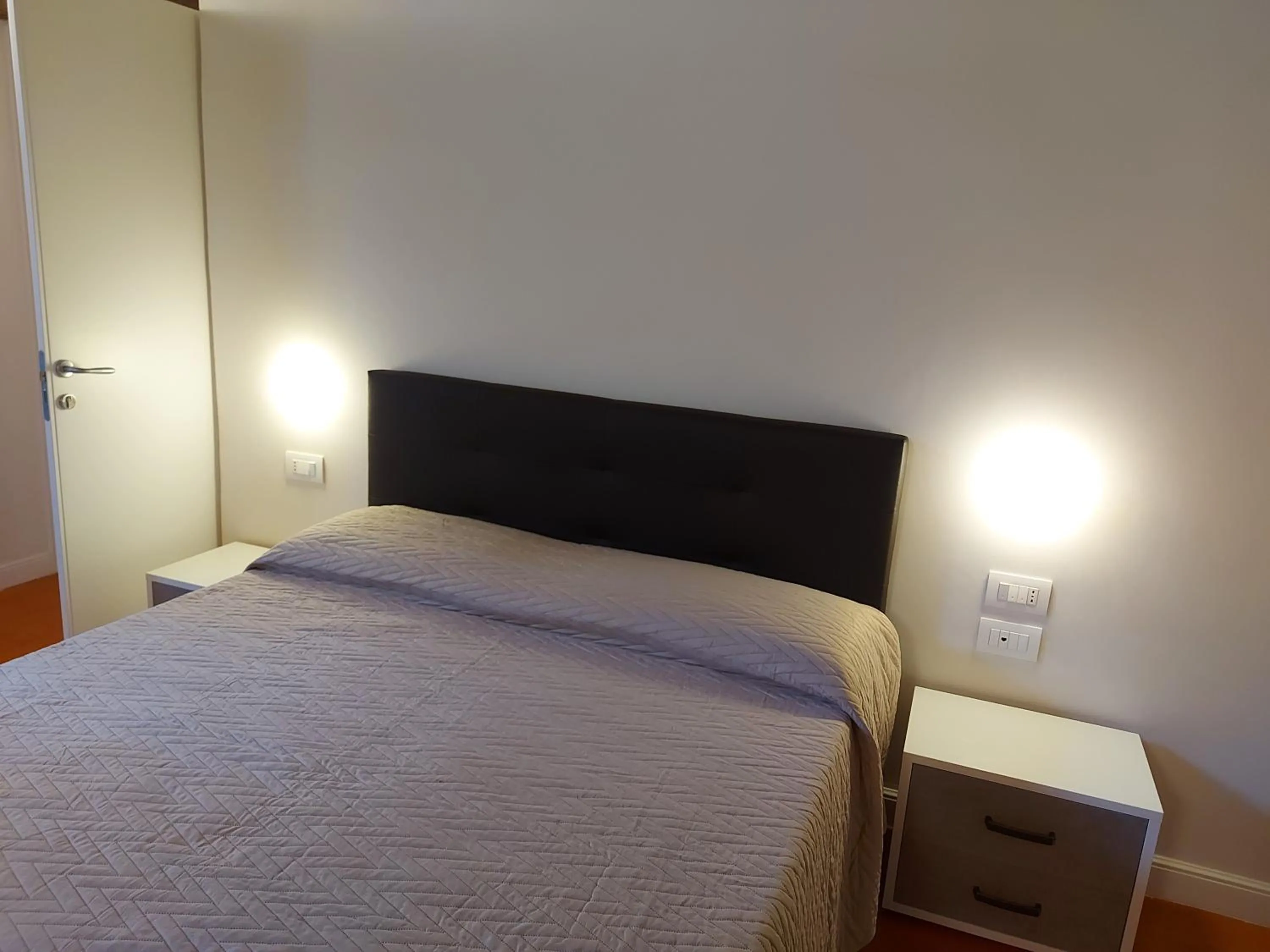 Bedroom, Bed in Celeste Costiera