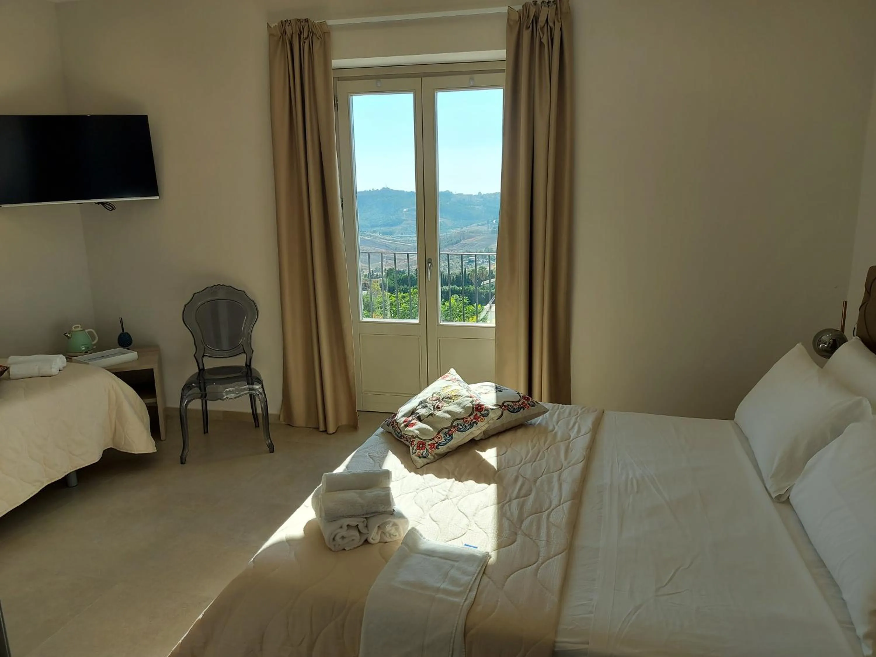 Sea view, Bed in Masseria Torre Saracena