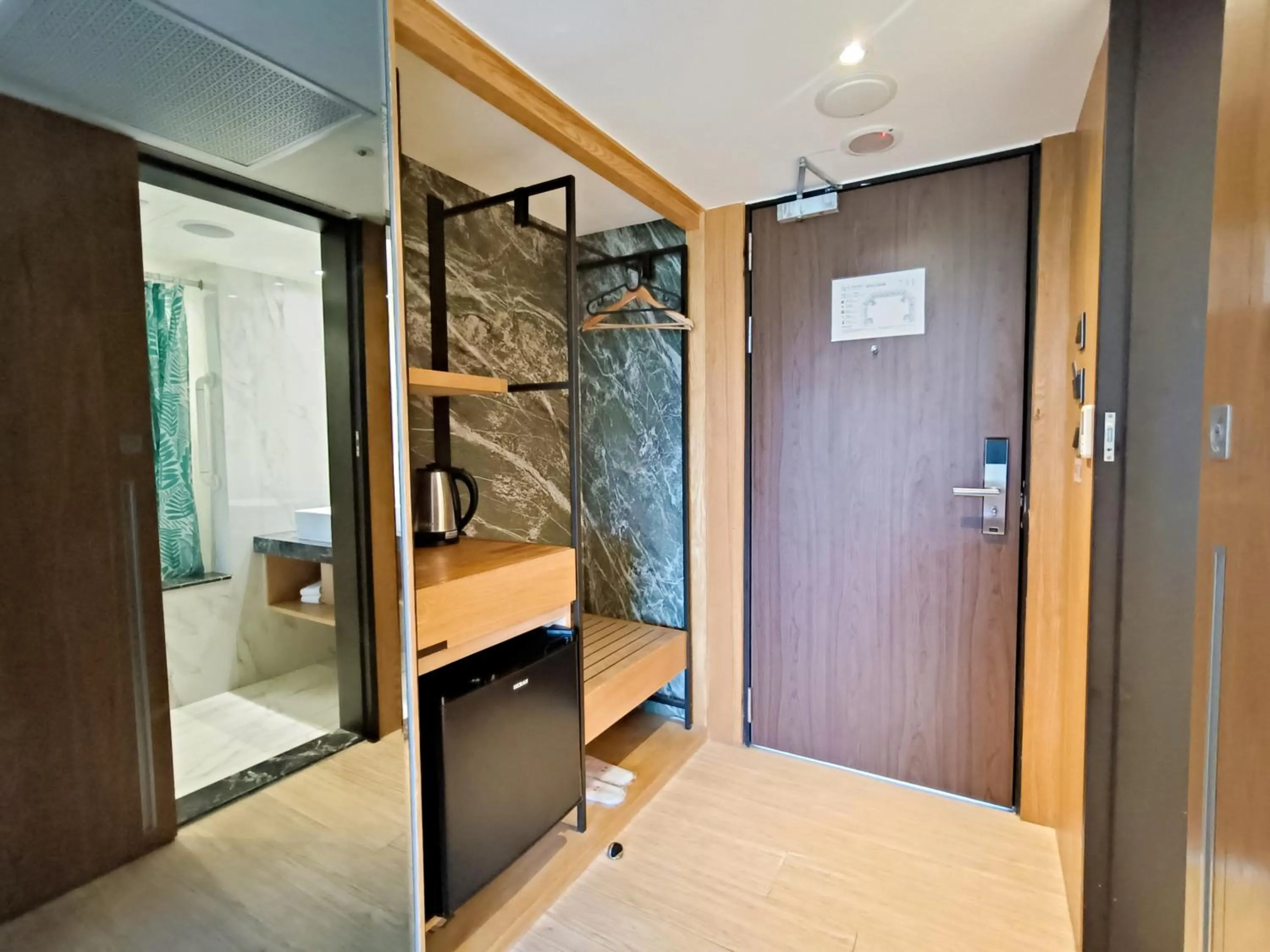 room service in Kenting Long Beach Hotel